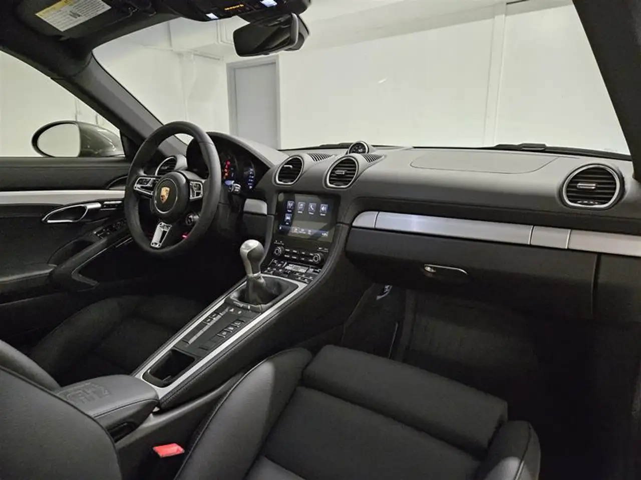 Porsche 718 Cayman снимка Porsche 718 Cayman