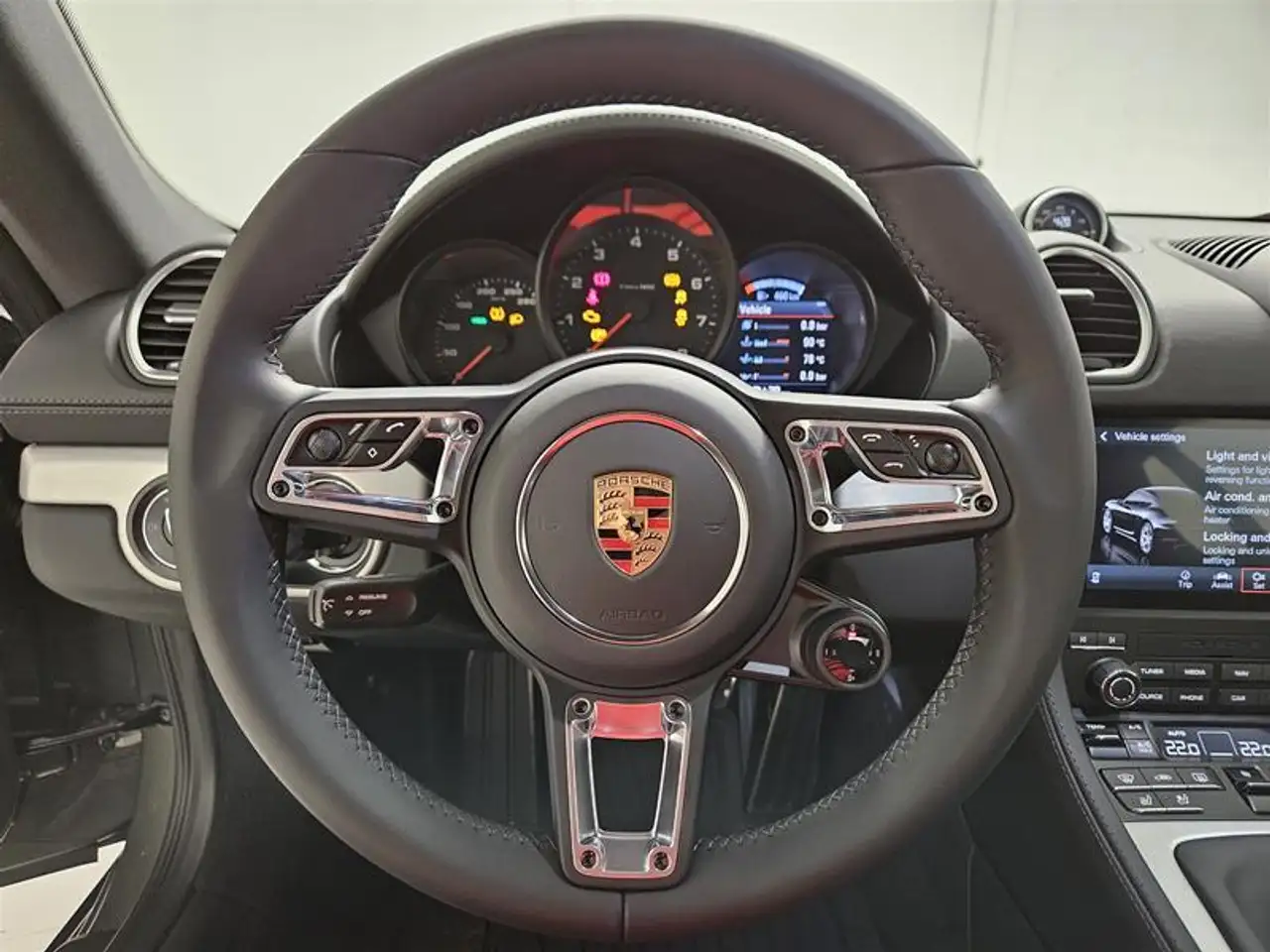 Porsche 718 Cayman снимка Porsche 718 Cayman