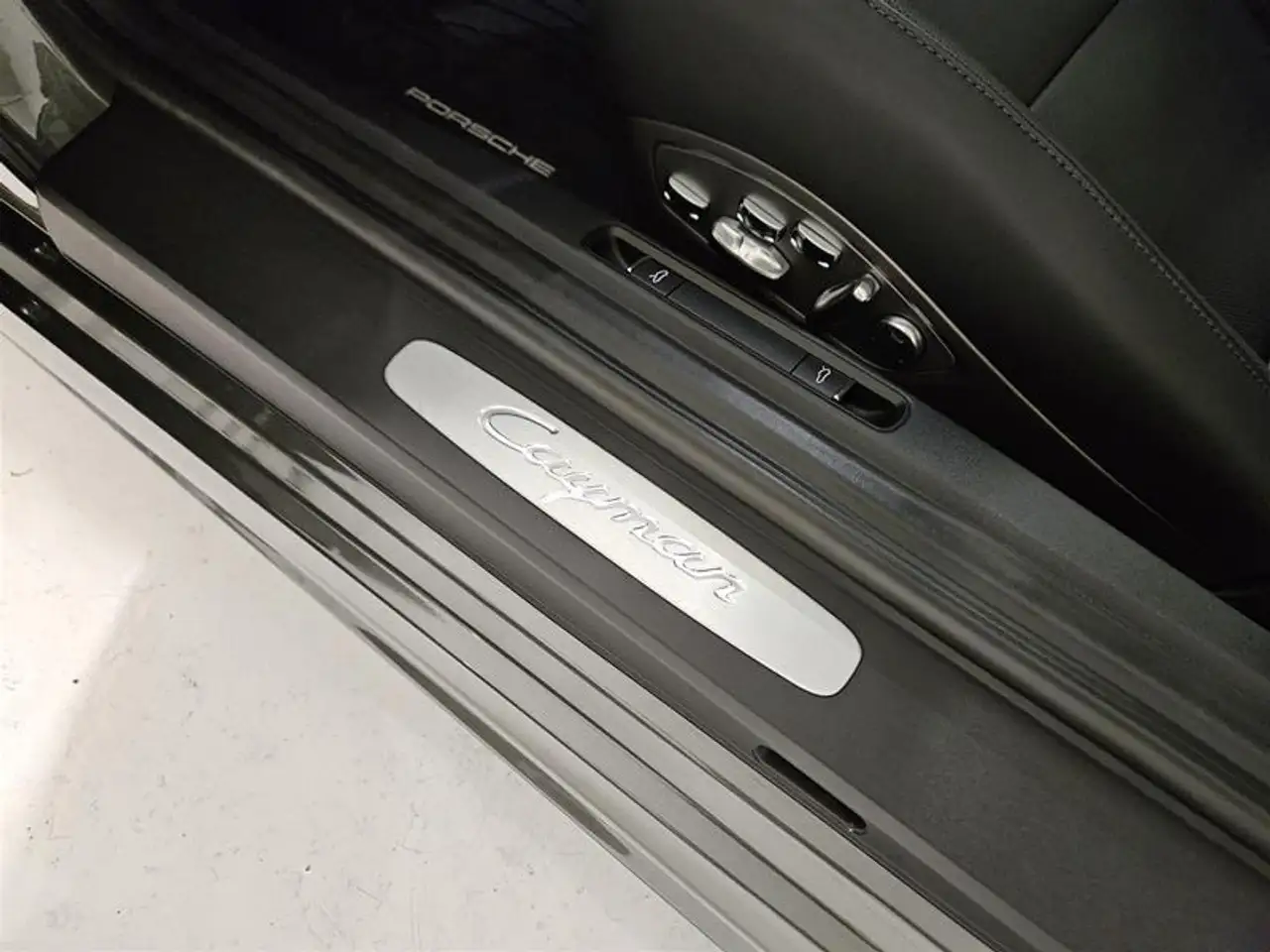Porsche 718 Cayman снимка Porsche 718 Cayman