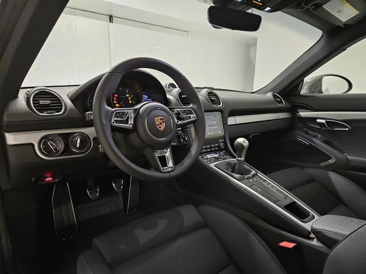 Porsche 718 Cayman снимка Porsche 718 Cayman