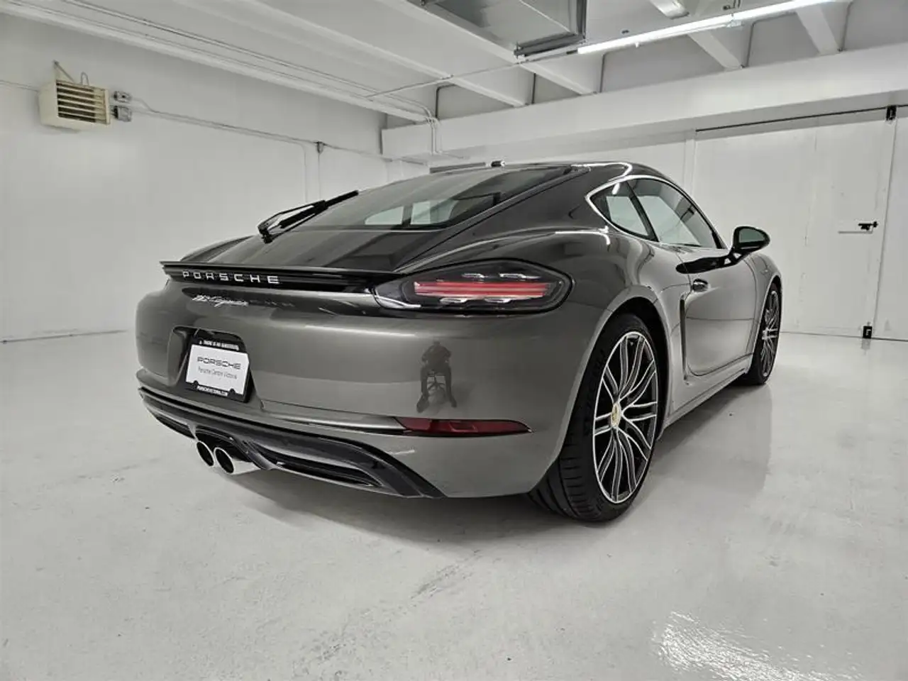 Porsche 718 Cayman снимка Porsche 718 Cayman