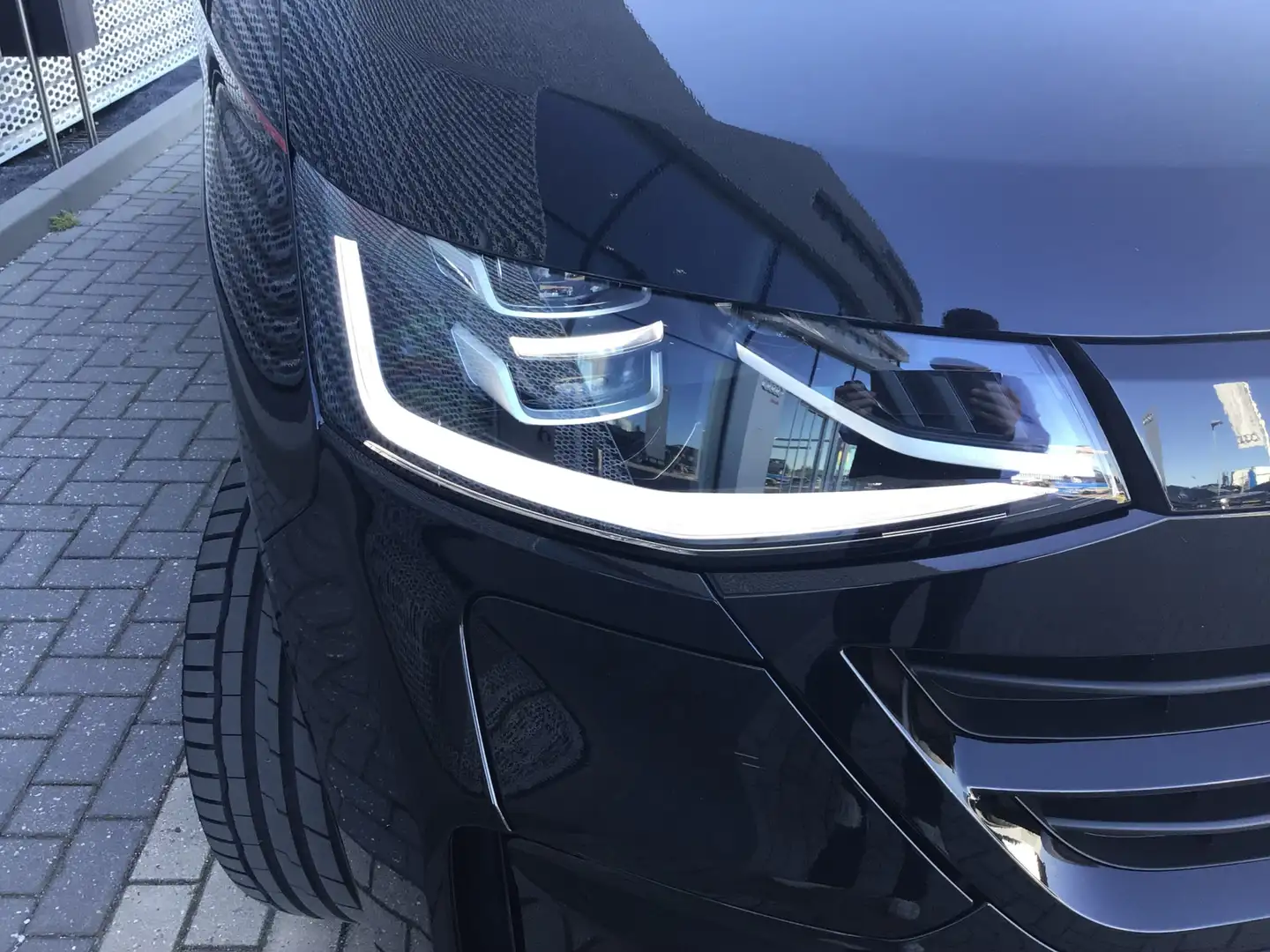 Volkswagen Transporter e-Transporter 32 L2H1 286PK Style 64 kWh Černá - 2