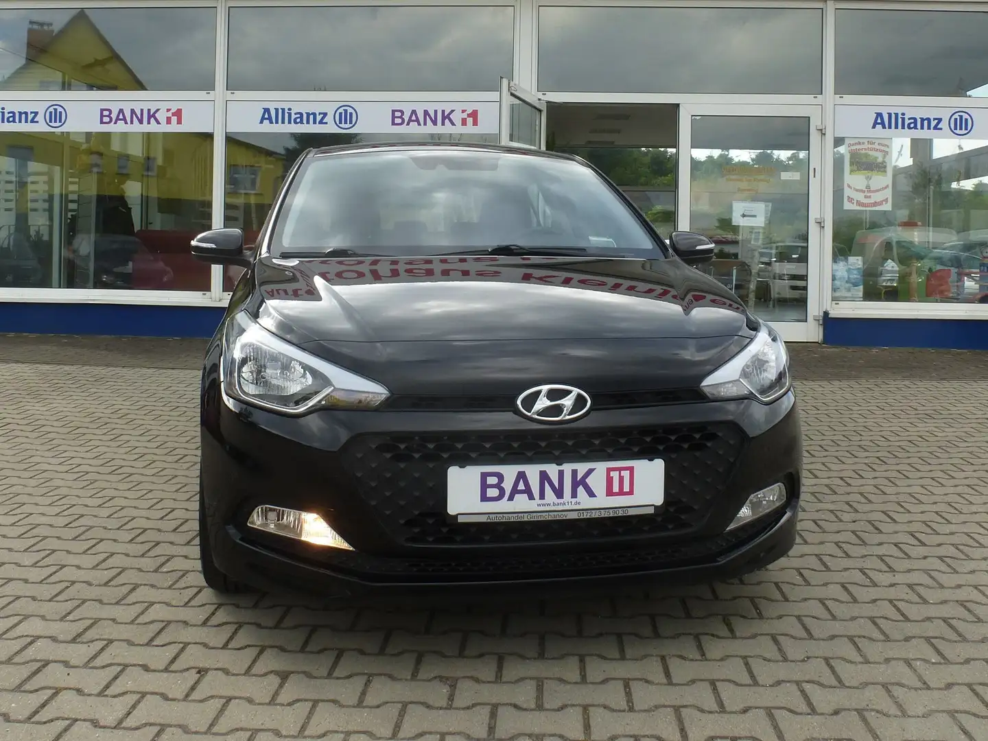 Hyundai i20 Pure Schwarz - 2