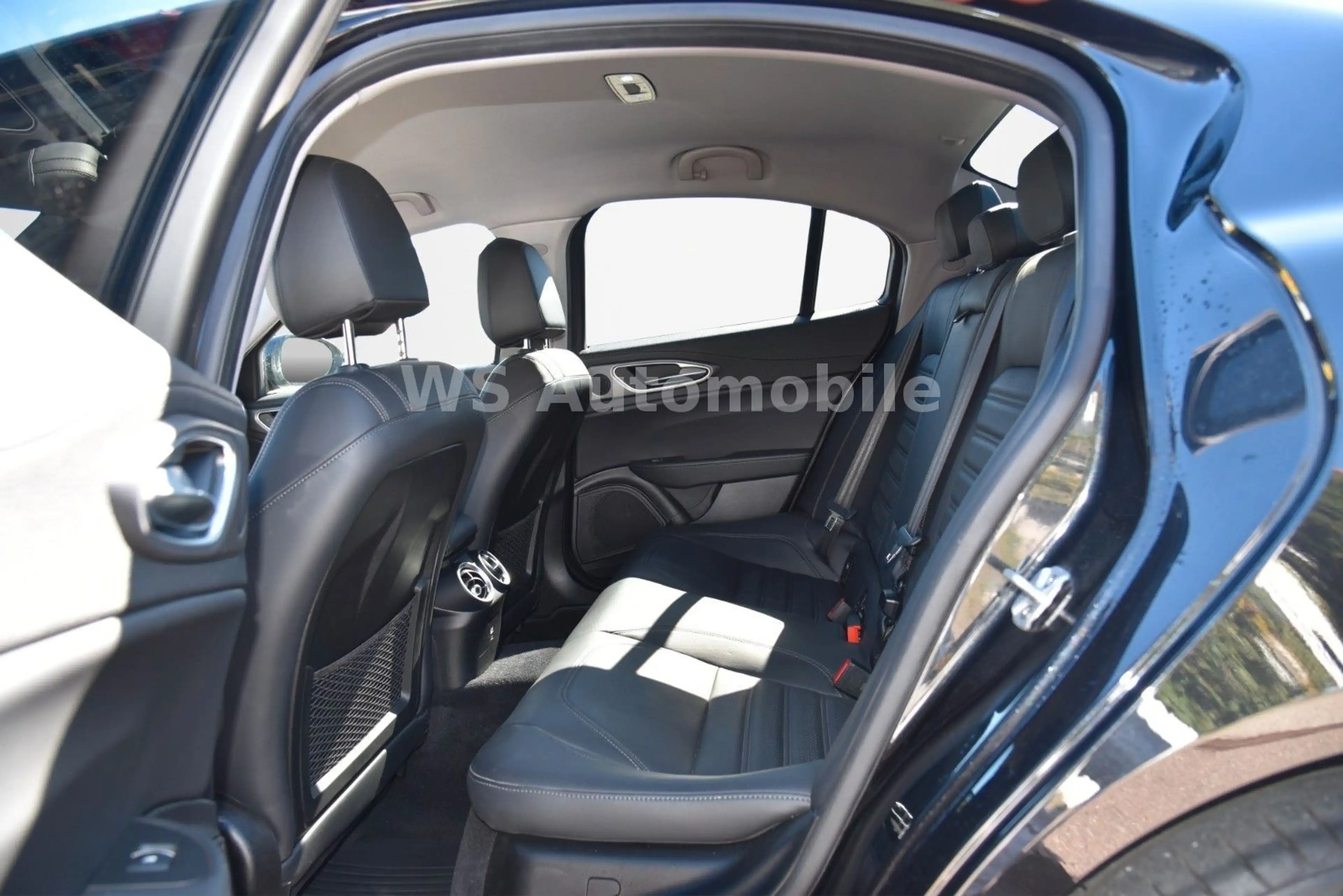 Alfa Romeo Giulia Veloce Q4 **DAB/CAM/SHZ** — photo 16