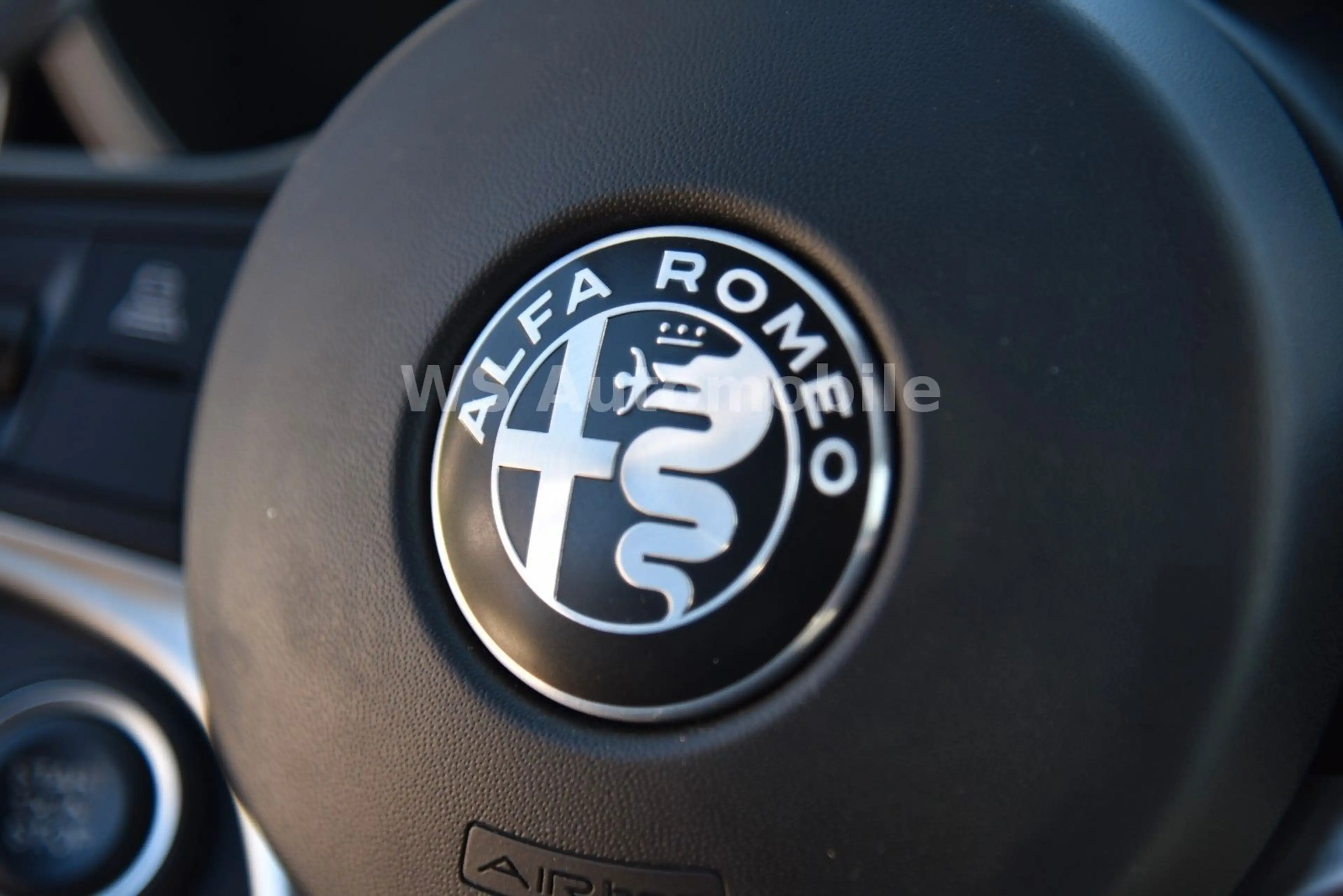 Alfa Romeo Giulia Veloce Q4 **DAB/CAM/SHZ** — photo 25