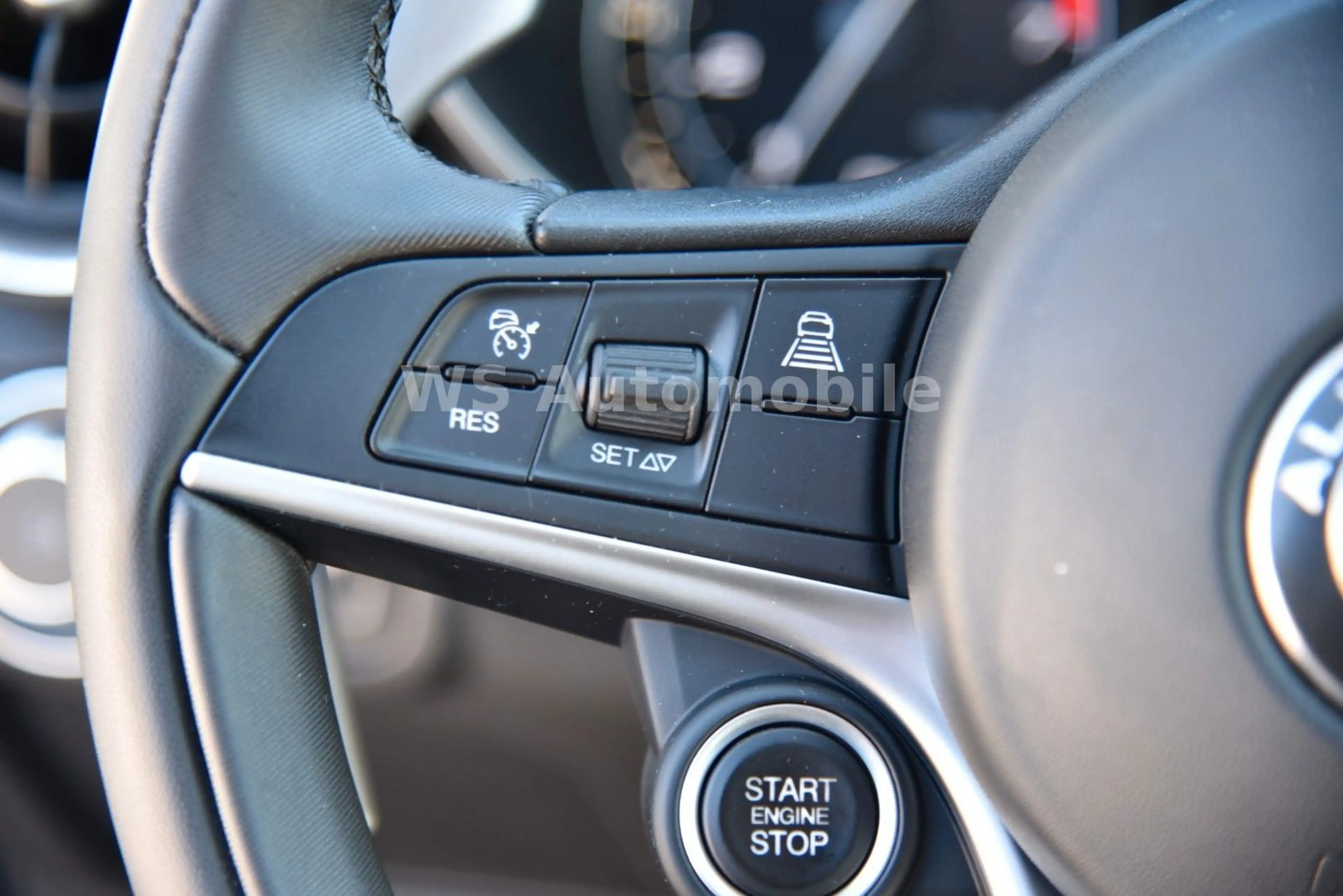 Alfa Romeo Giulia Veloce Q4 **DAB/CAM/SHZ** — photo 23