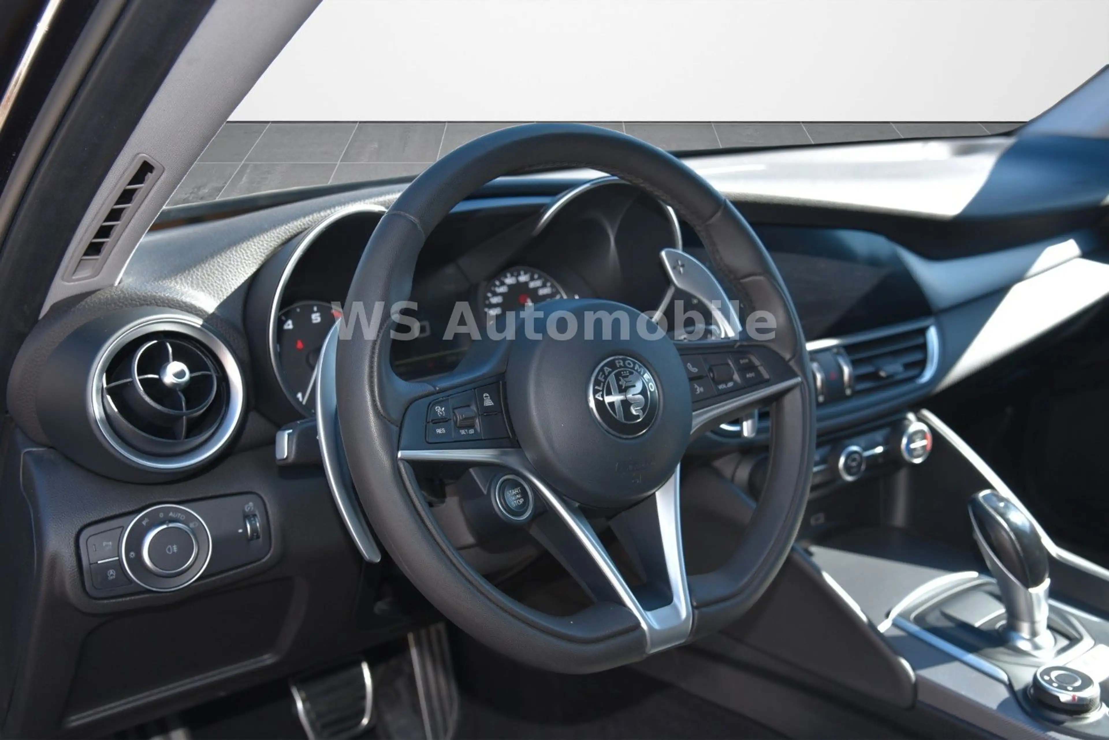 Alfa Romeo Giulia Veloce Q4 **DAB/CAM/SHZ** — photo 14