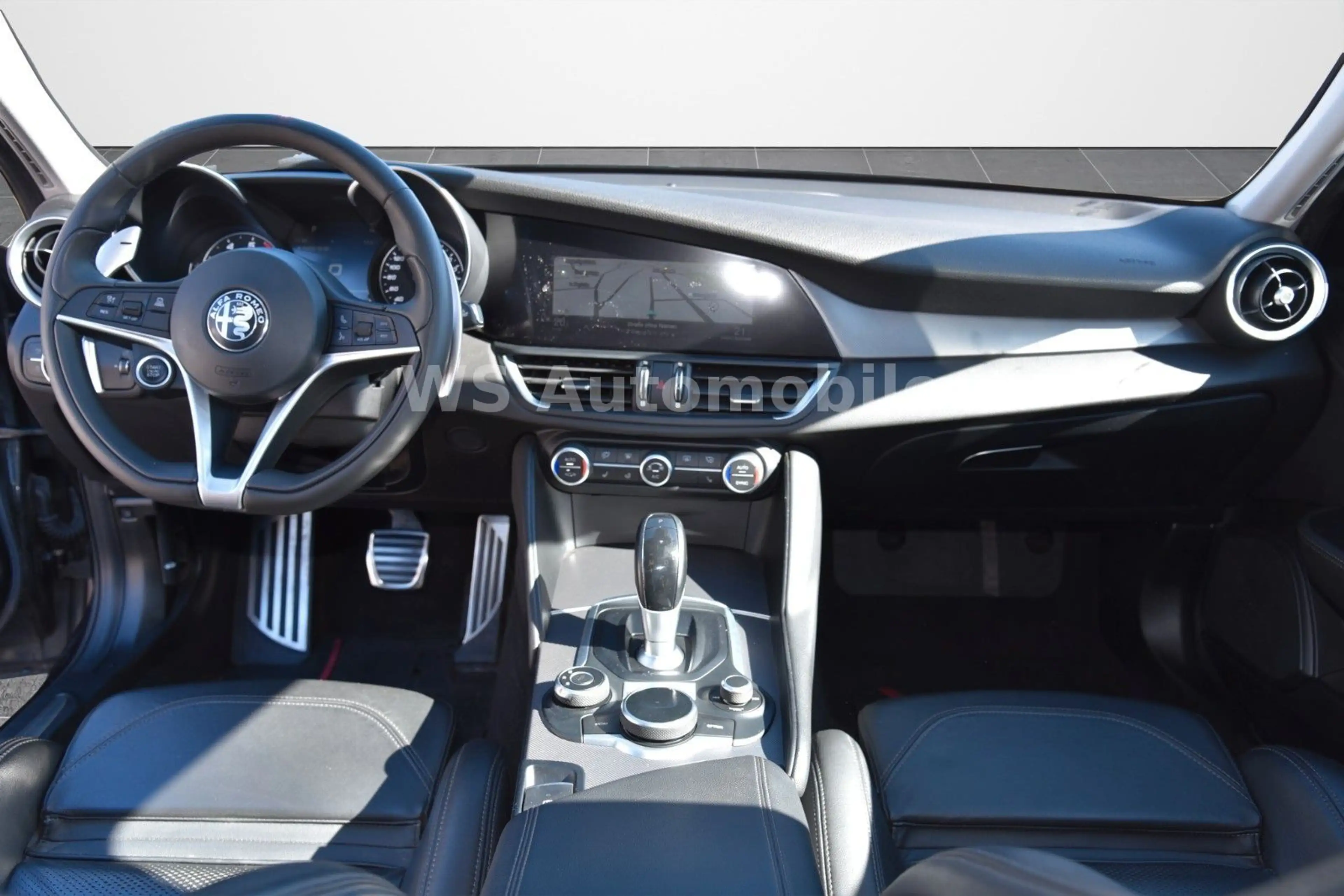 Alfa Romeo Giulia Veloce Q4 **DAB/CAM/SHZ** — photo 12