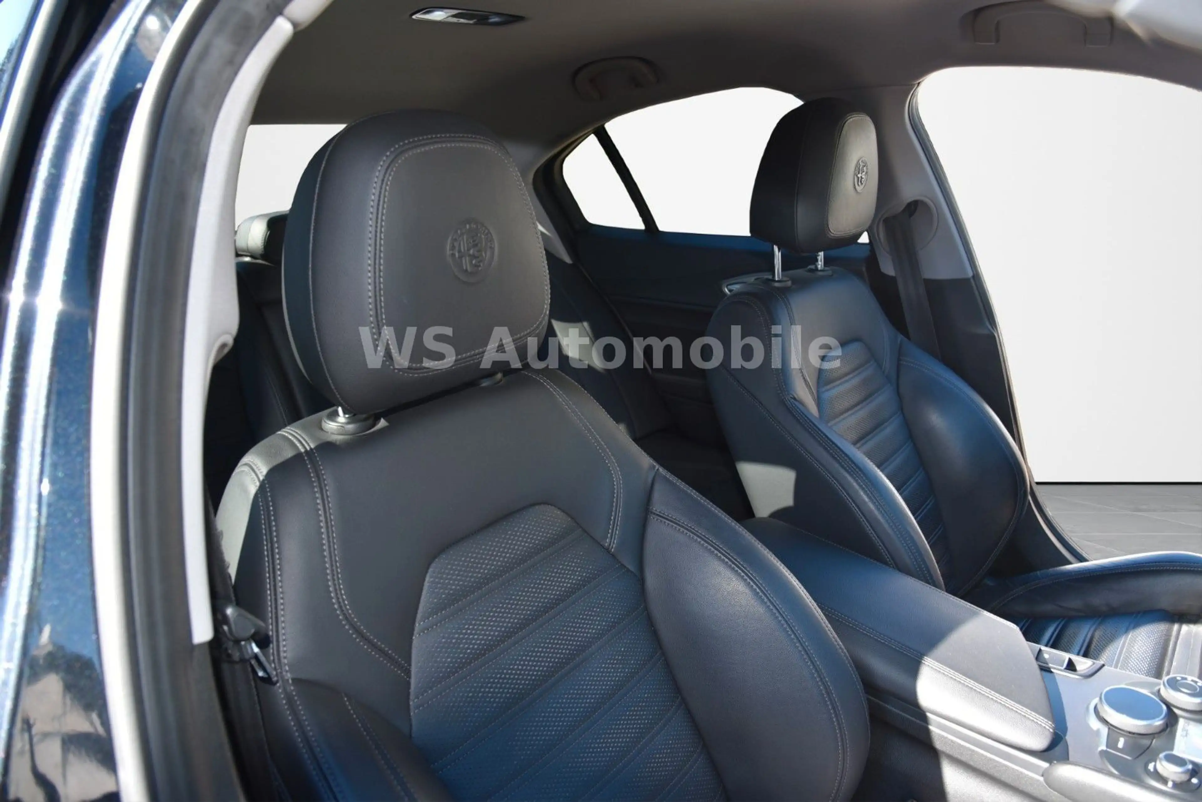Alfa Romeo Giulia Veloce Q4 **DAB/CAM/SHZ** — photo 11