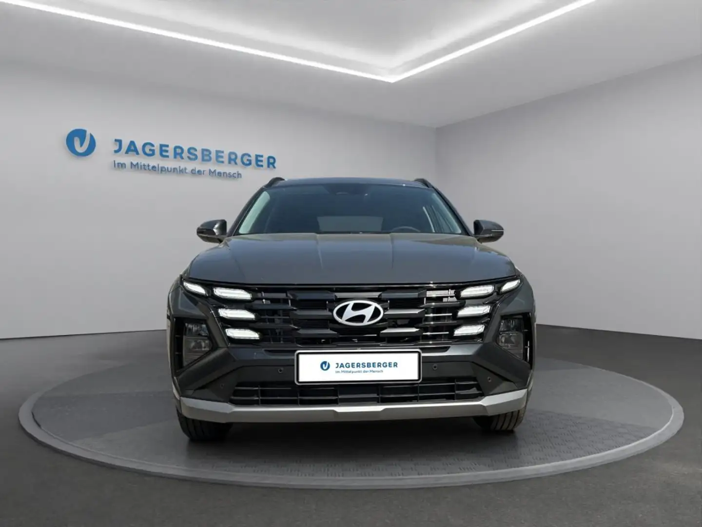 Hyundai TUCSON Jubile 1,6 T-GDi HEV 2WD AUTOMATIK Grau - 2