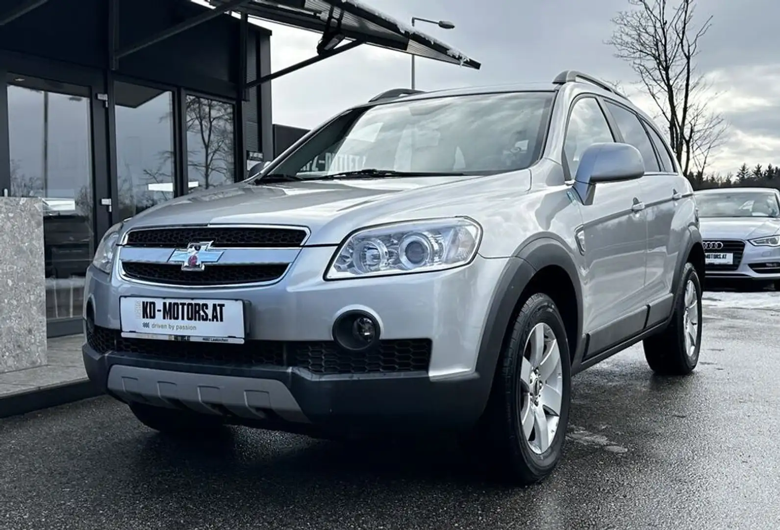 Chevrolet Captiva 2,0 TD 4WD Aut. *Leder*R-Kamera*PDC* Grau - 1