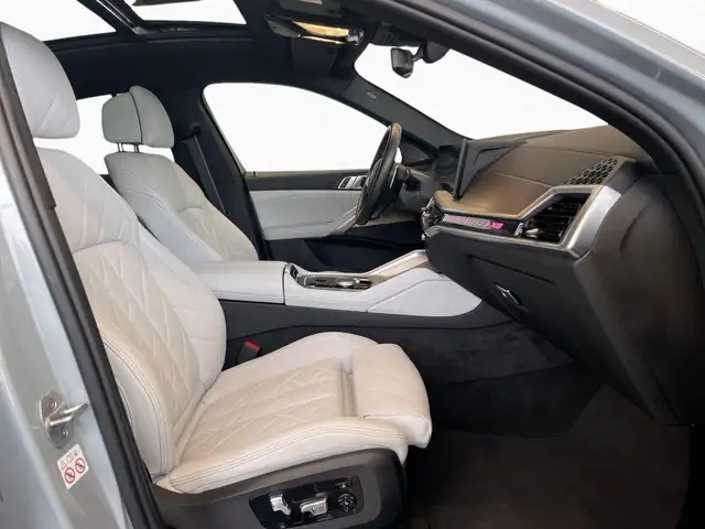 BMW X6 view 6
