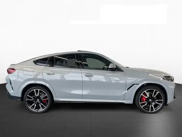 BMW X6 view 5