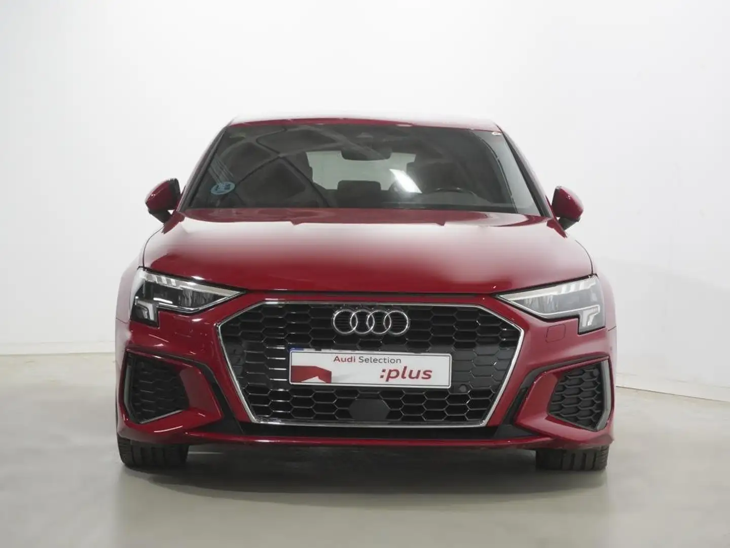 Audi A3 Sportback 35 TFSI S line Rojo - 2