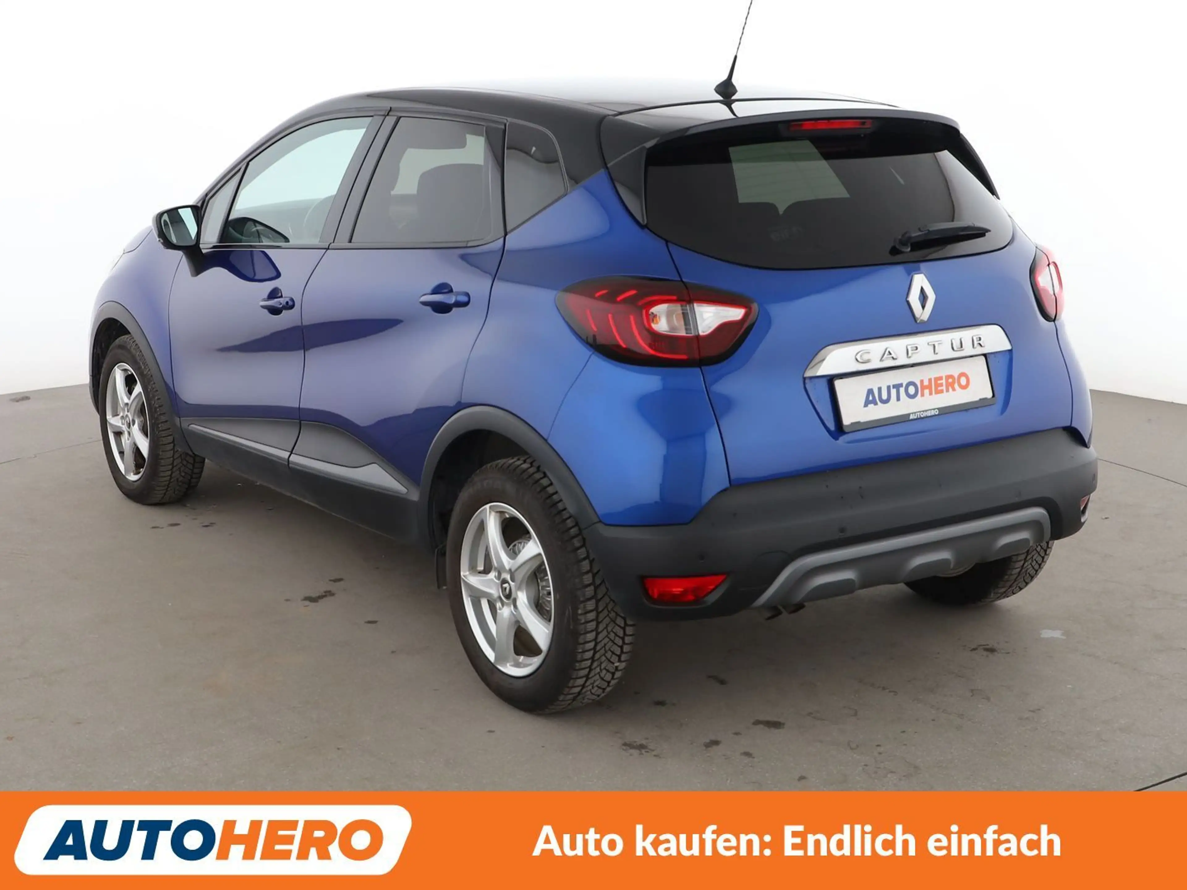 Renault Captur 1.3 TCe Version S Aut.*NAVI*LED*CAM*TEMPO*SHZ*ALU* — photo 4