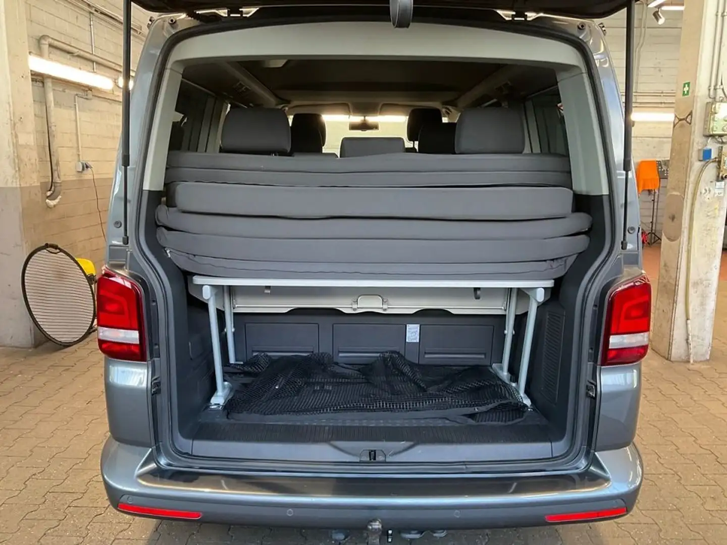 Volkswagen T5 California California 2.0 TDI Beach siva - 2