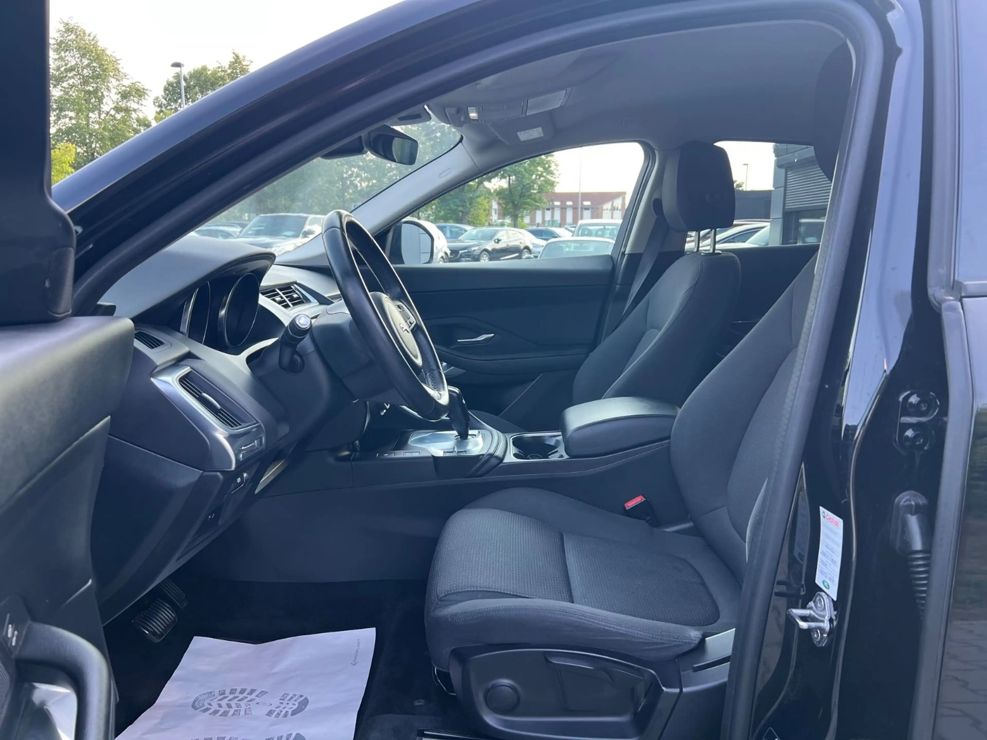 Jaguar E-Pace E-PACE Basis AWD*1.HAND*NAVI*CAM*LED*EU6* — photo 13