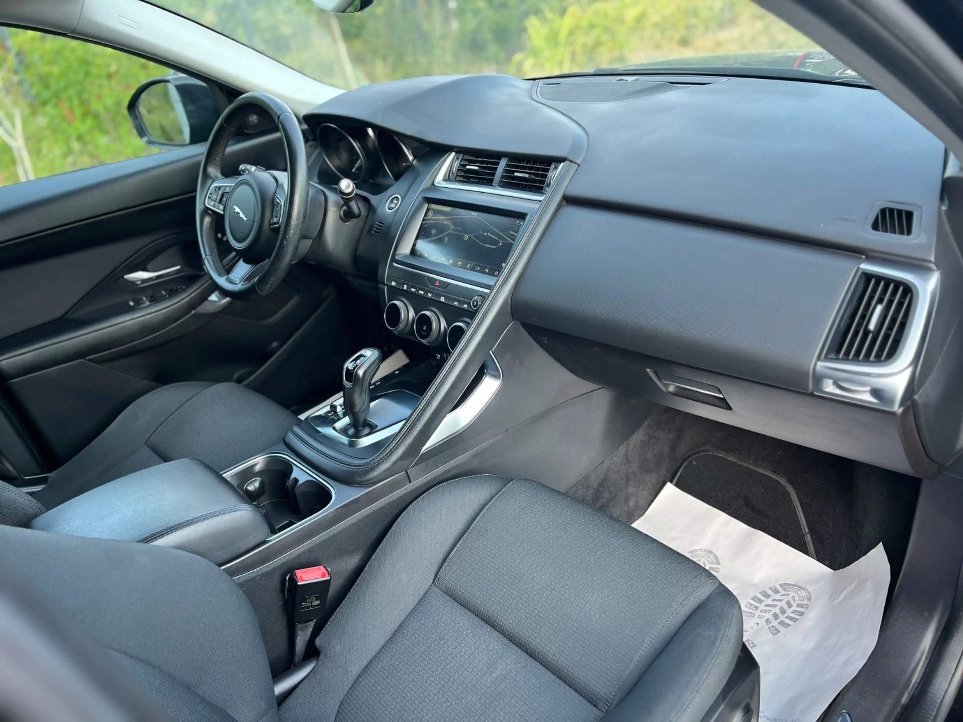 Jaguar E-Pace E-PACE Basis AWD*1.HAND*NAVI*CAM*LED*EU6* — photo 10