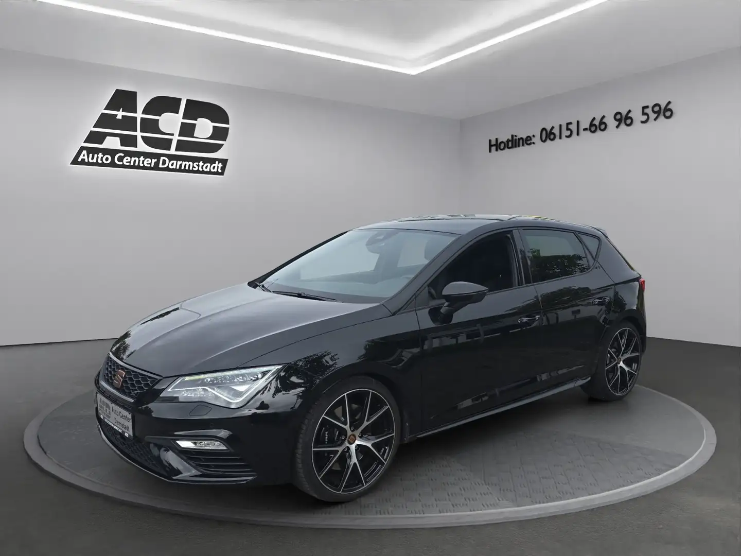 SEAT Leon 2.0 TSI DSG Cupra Zwart - 1