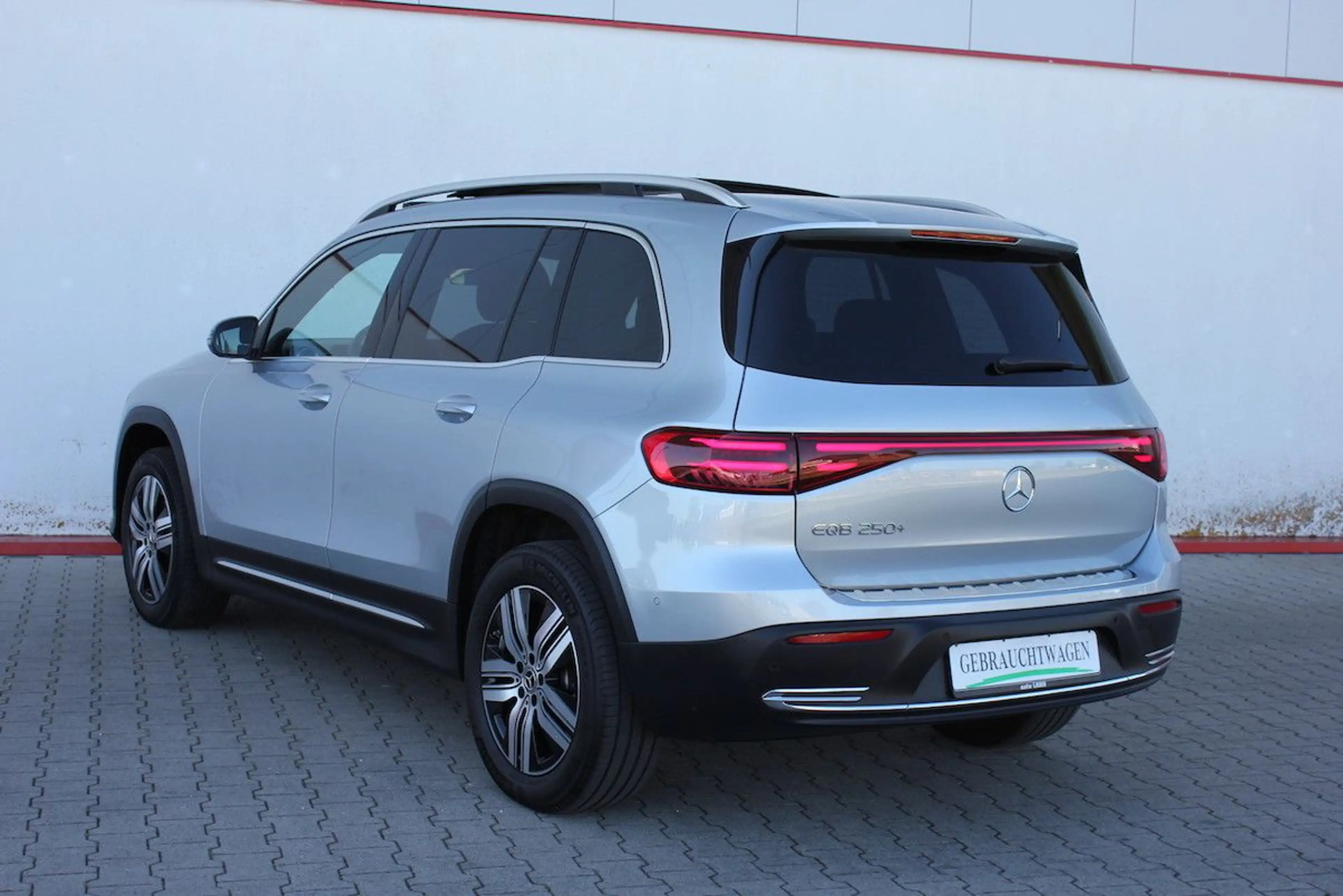Mercedes-Benz EQB 250 PLUS 70,5kWh innerorts 652km 847 7-Sitz — photo 5