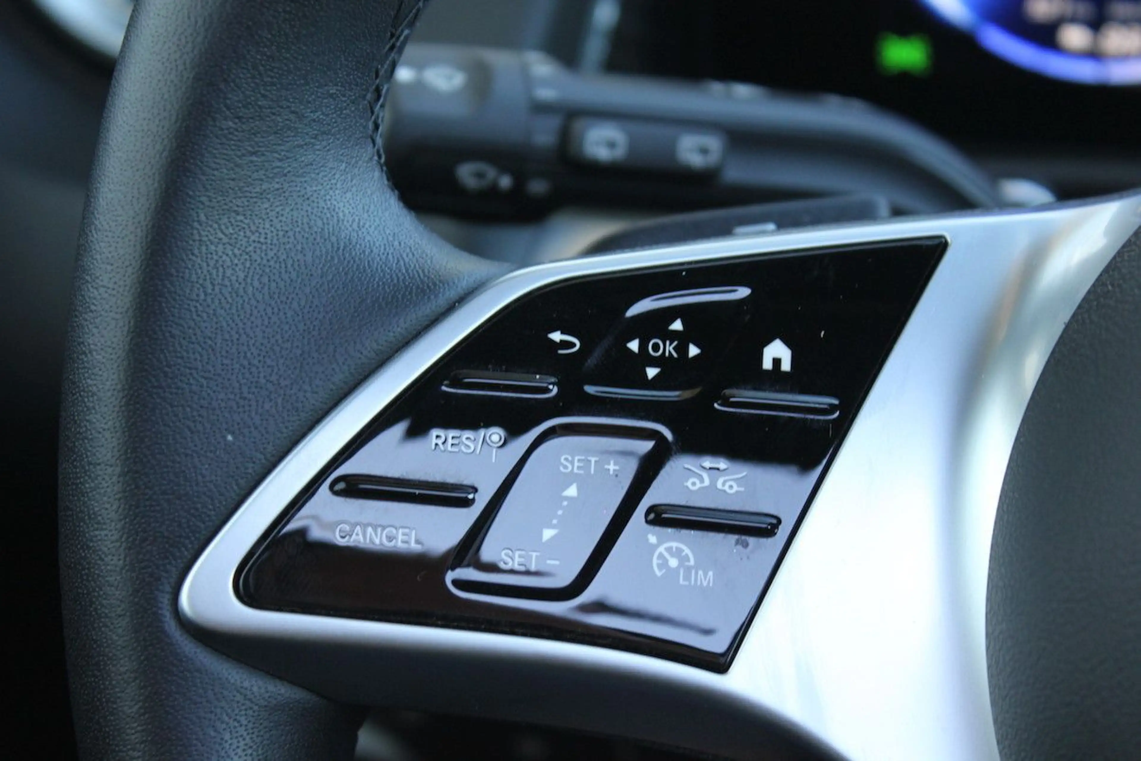 Mercedes-Benz EQB 250 PLUS 70,5kWh innerorts 652km 847 7-Sitz — photo 13