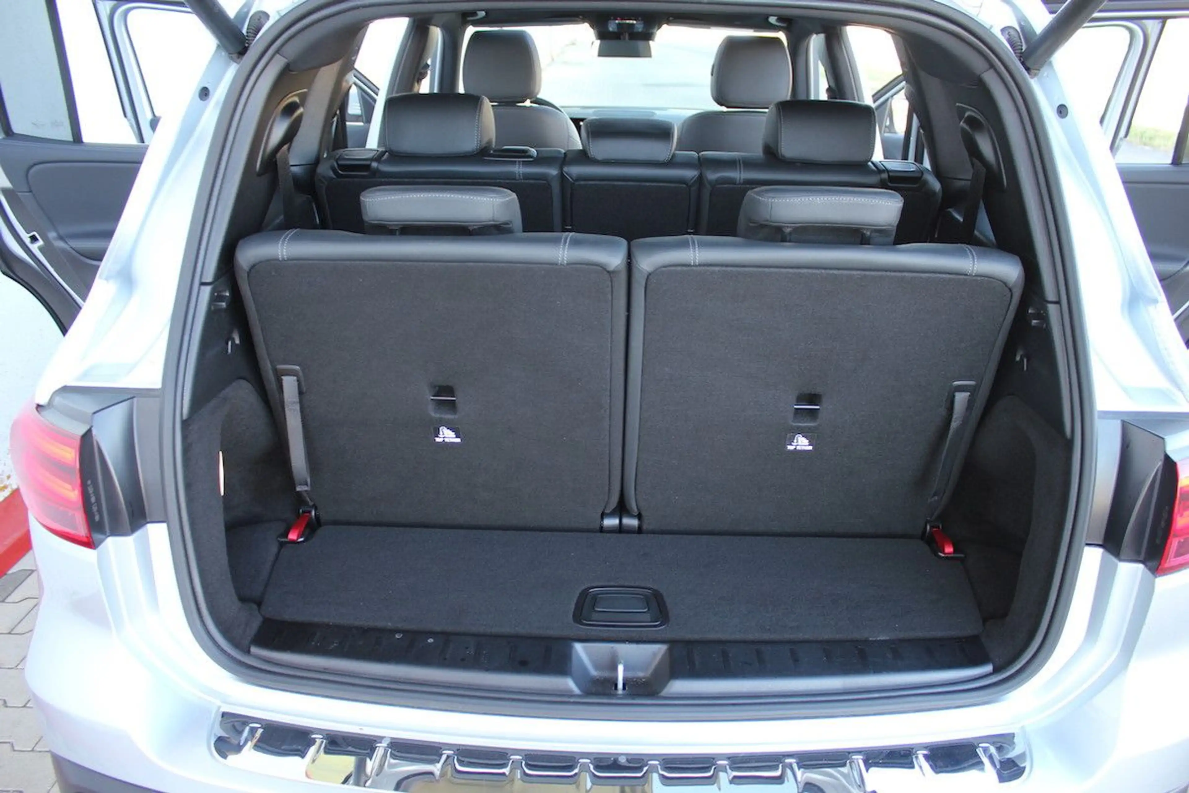 Mercedes-Benz EQB 250 PLUS 70,5kWh innerorts 652km 847 7-Sitz — photo 11