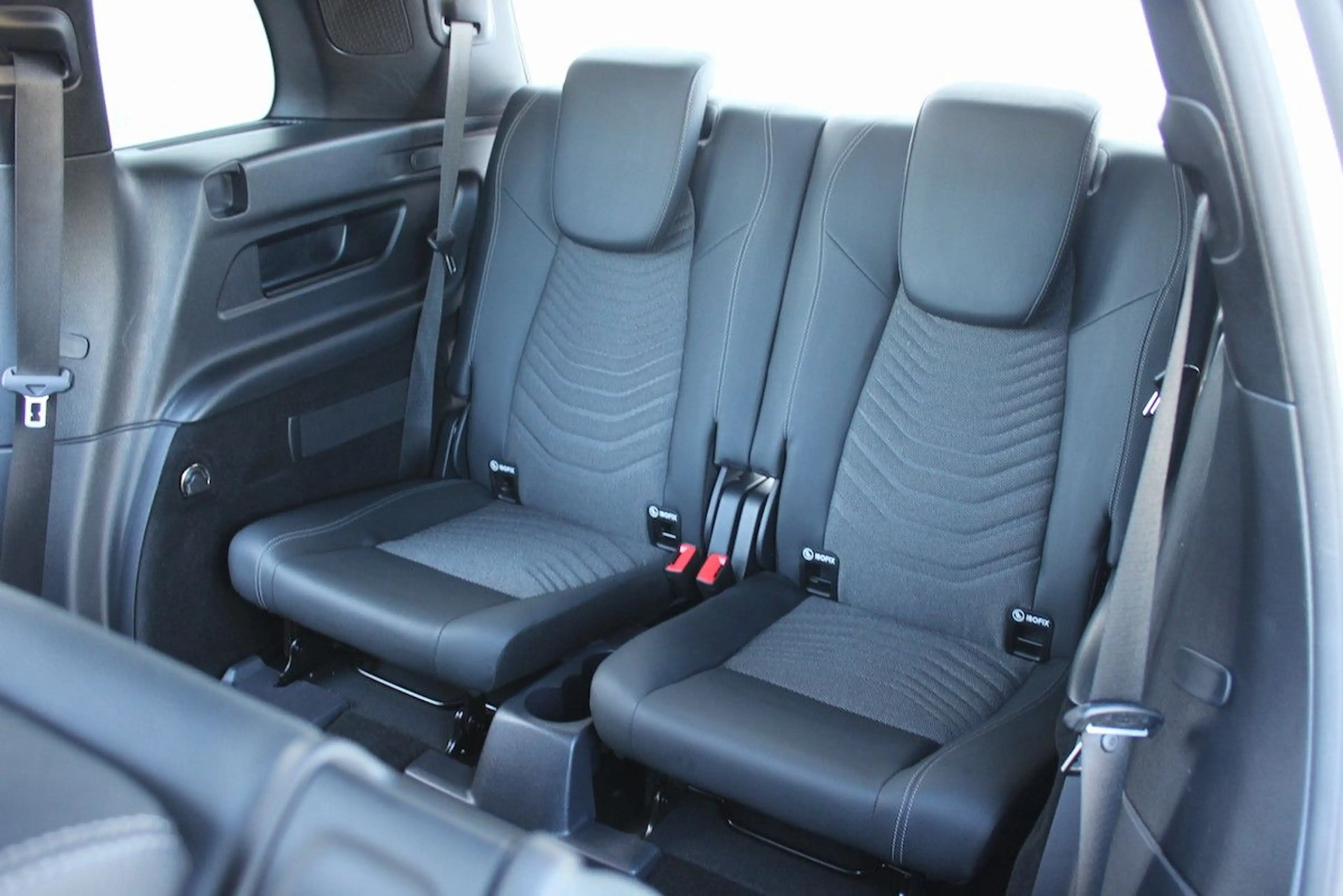 Mercedes-Benz EQB 250 PLUS 70,5kWh innerorts 652km 847 7-Sitz — photo 2