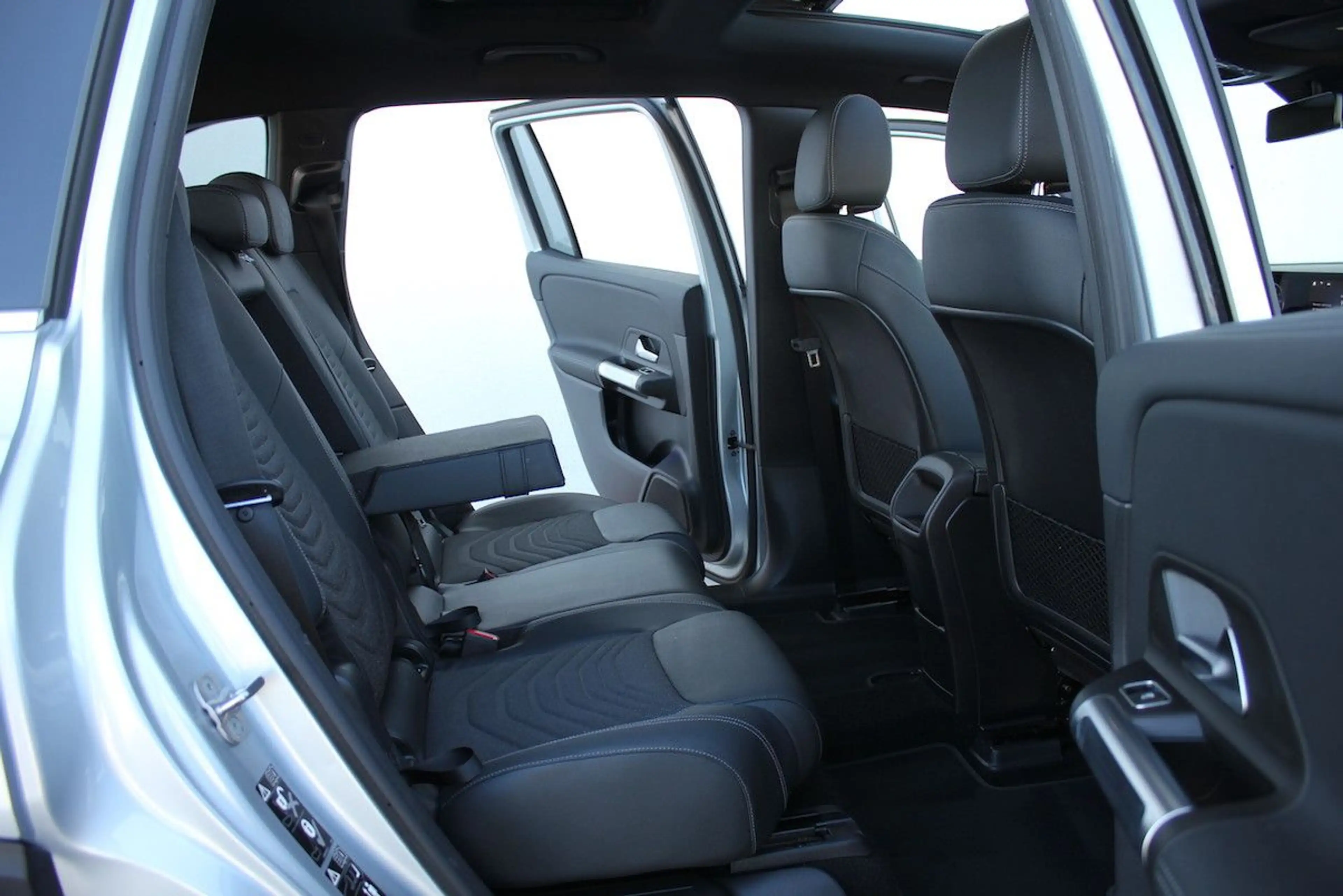 Mercedes-Benz EQB 250 PLUS 70,5kWh innerorts 652km 847 7-Sitz — photo 10