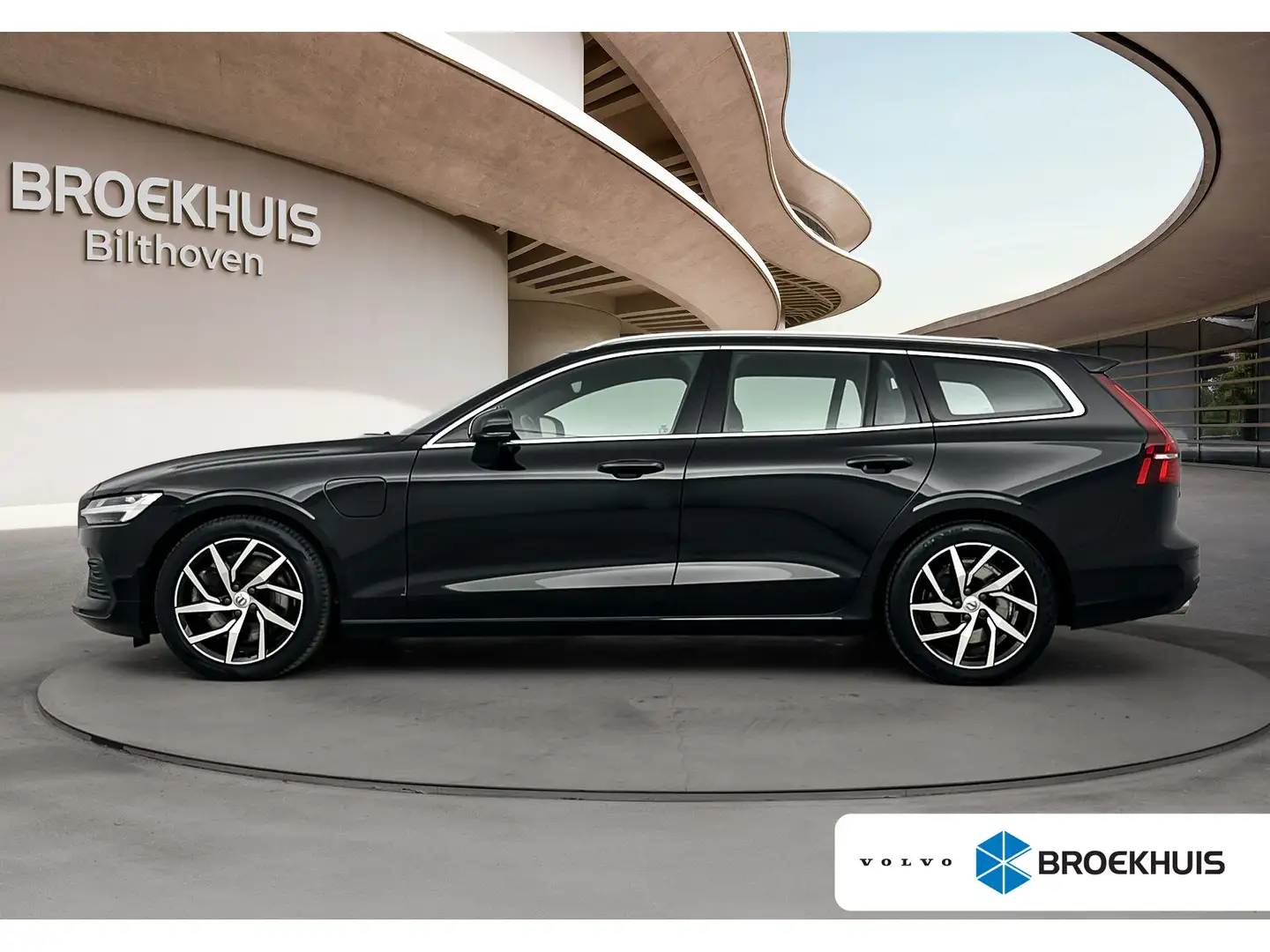 Volvo V60 2.0 T6 Twin Engine AWD Momentum Pro | PDV V+A en C Zwart - 1