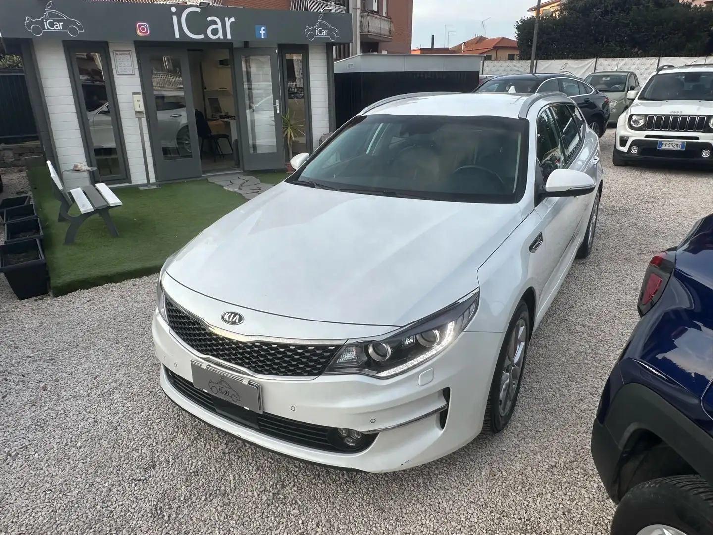 Kia Optima SW 1.7 crdi Class Techno Pack 141cv dct 7m Bianco - 1