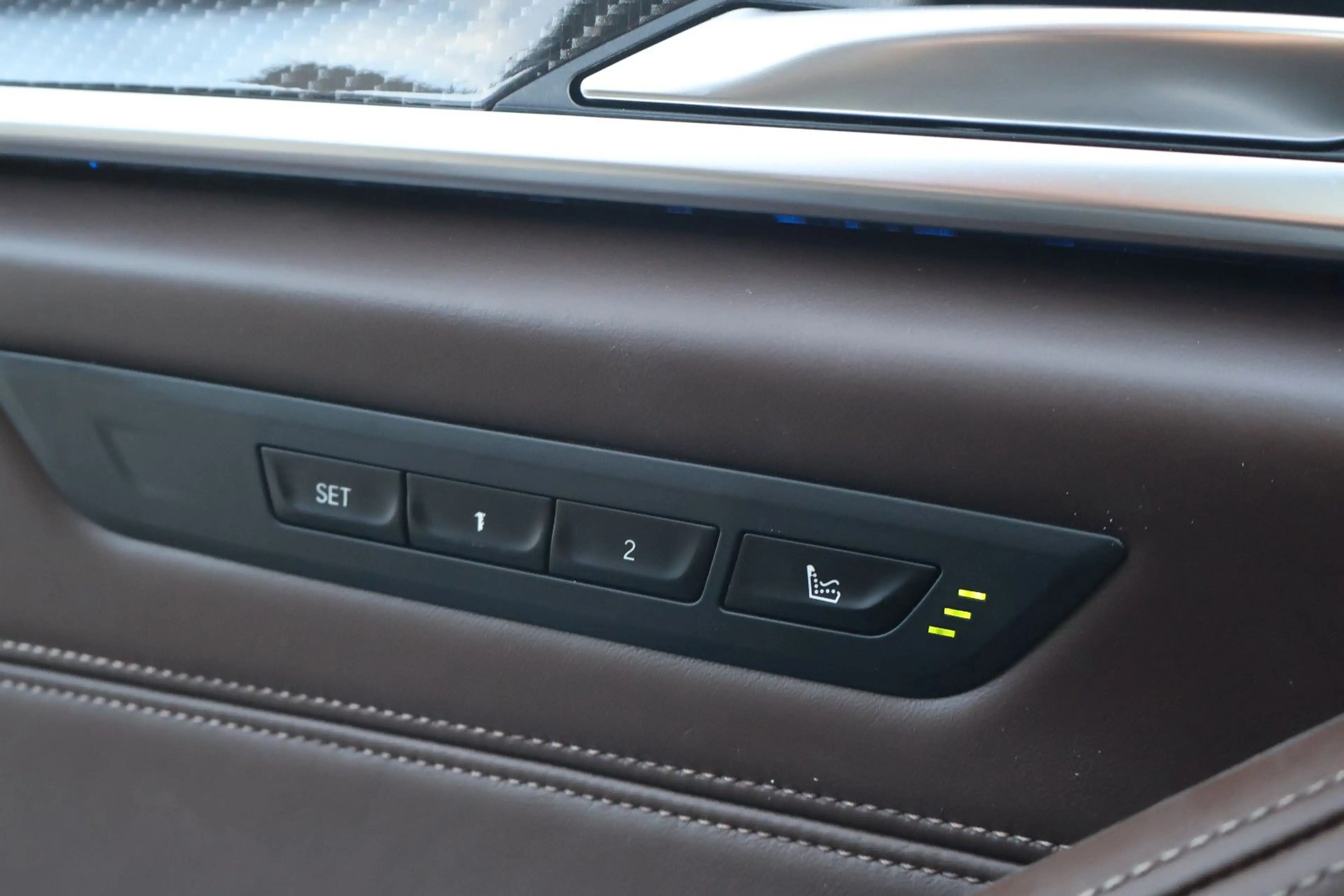 BMW 550 i xDrive/ACC/LASER/HUD/B&W/CARPLAY/NAPPA/20" — photo 12