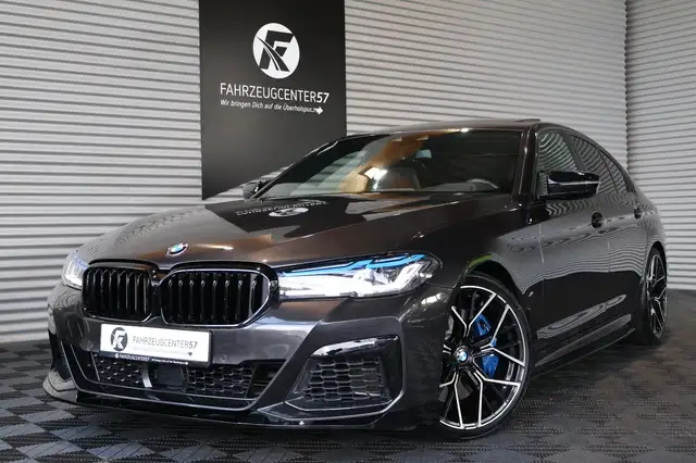 Bmw 550 i xDrive/ACC/LASER/HUD/B&W/CARPLAY/NAPPA/20"