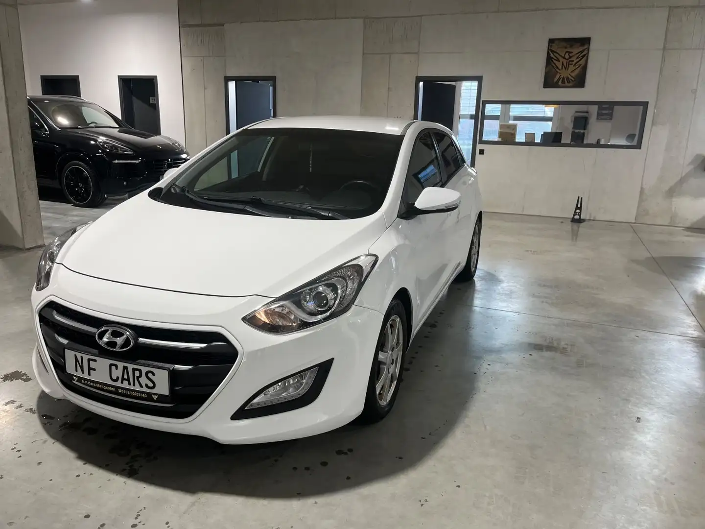 Hyundai i30 blue Trend 1.6CRDI EU6,Navi,RFK,EURO6 White - 1