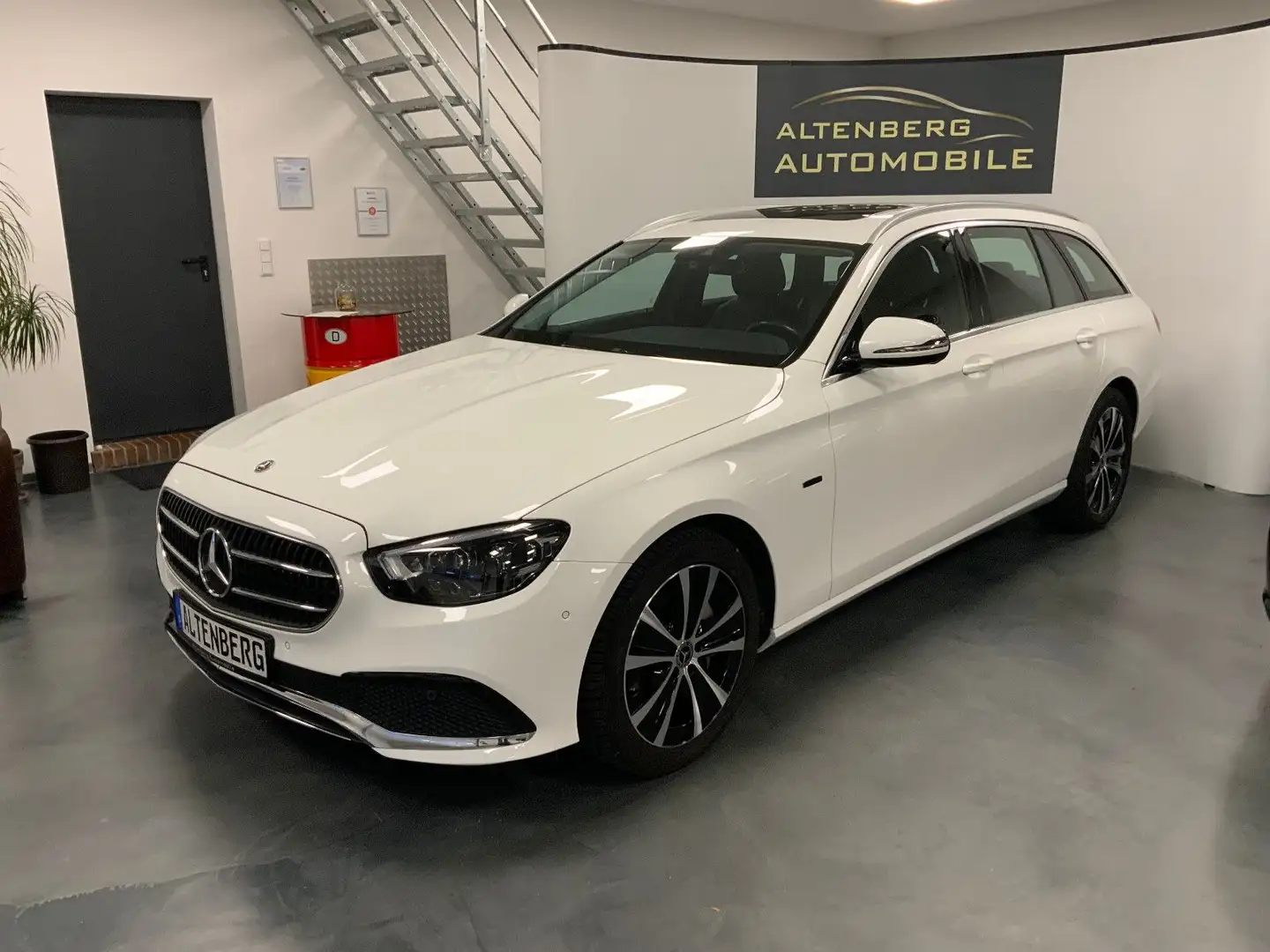 Mercedes-Benz E 300 e T Kamera DAB+ Multibeam CarPlay Tempomat Blanc - 2