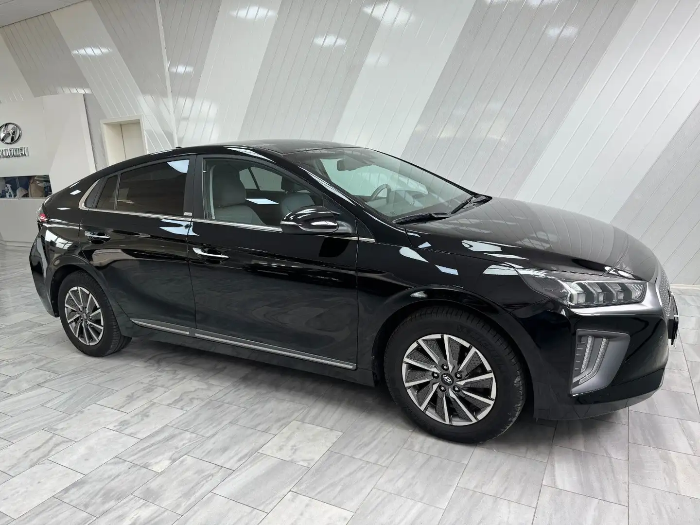 Hyundai IONIQ Ioniq Style Elektro Zwart - 1