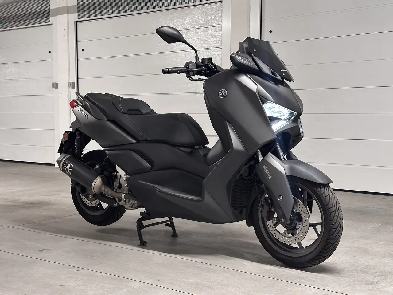 Yamaha X-Max 300