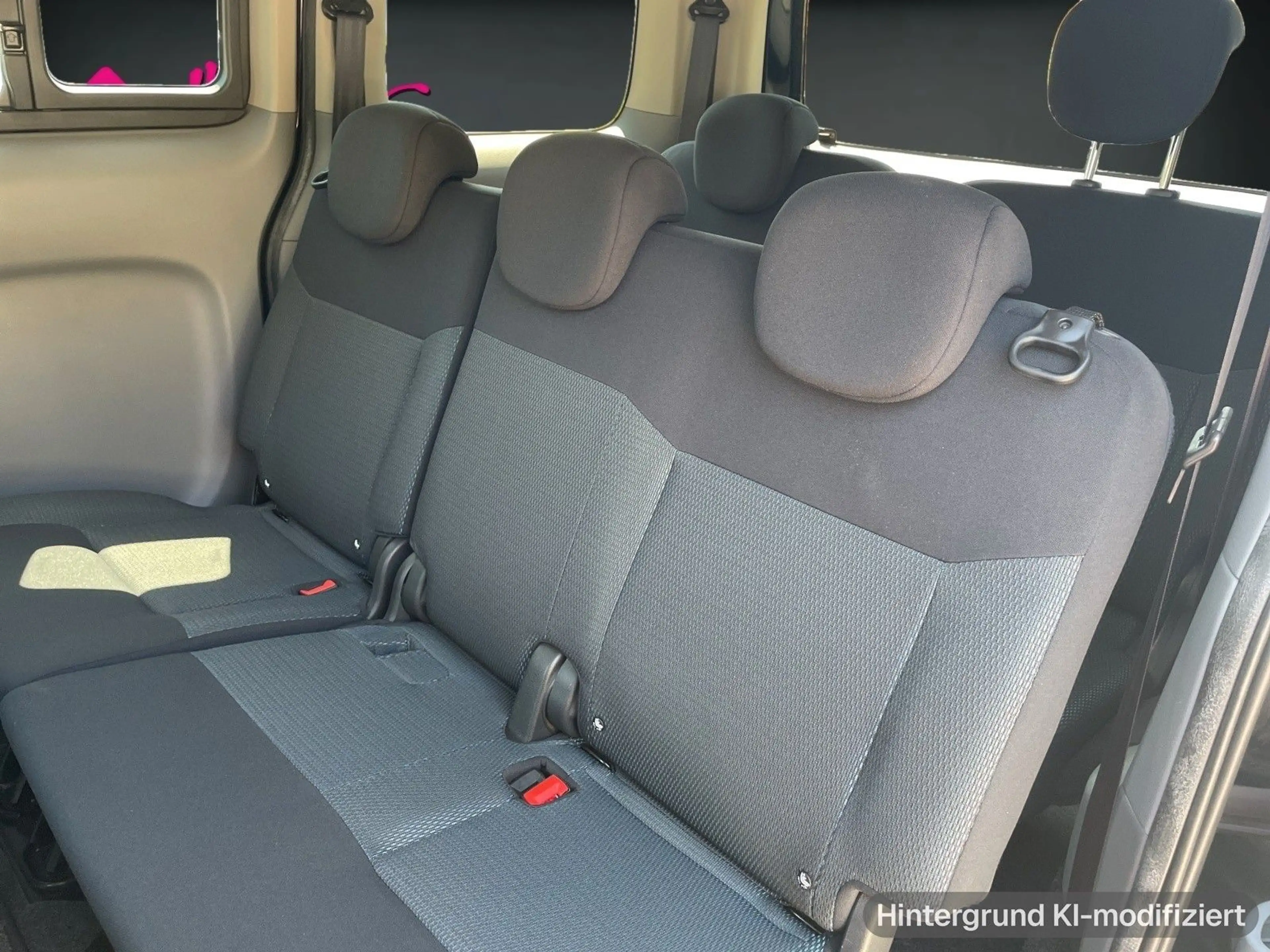 Nissan Evalia NV200/Evalia 1.5 Schaltgetriebe - Evalia Tekna — photo 13