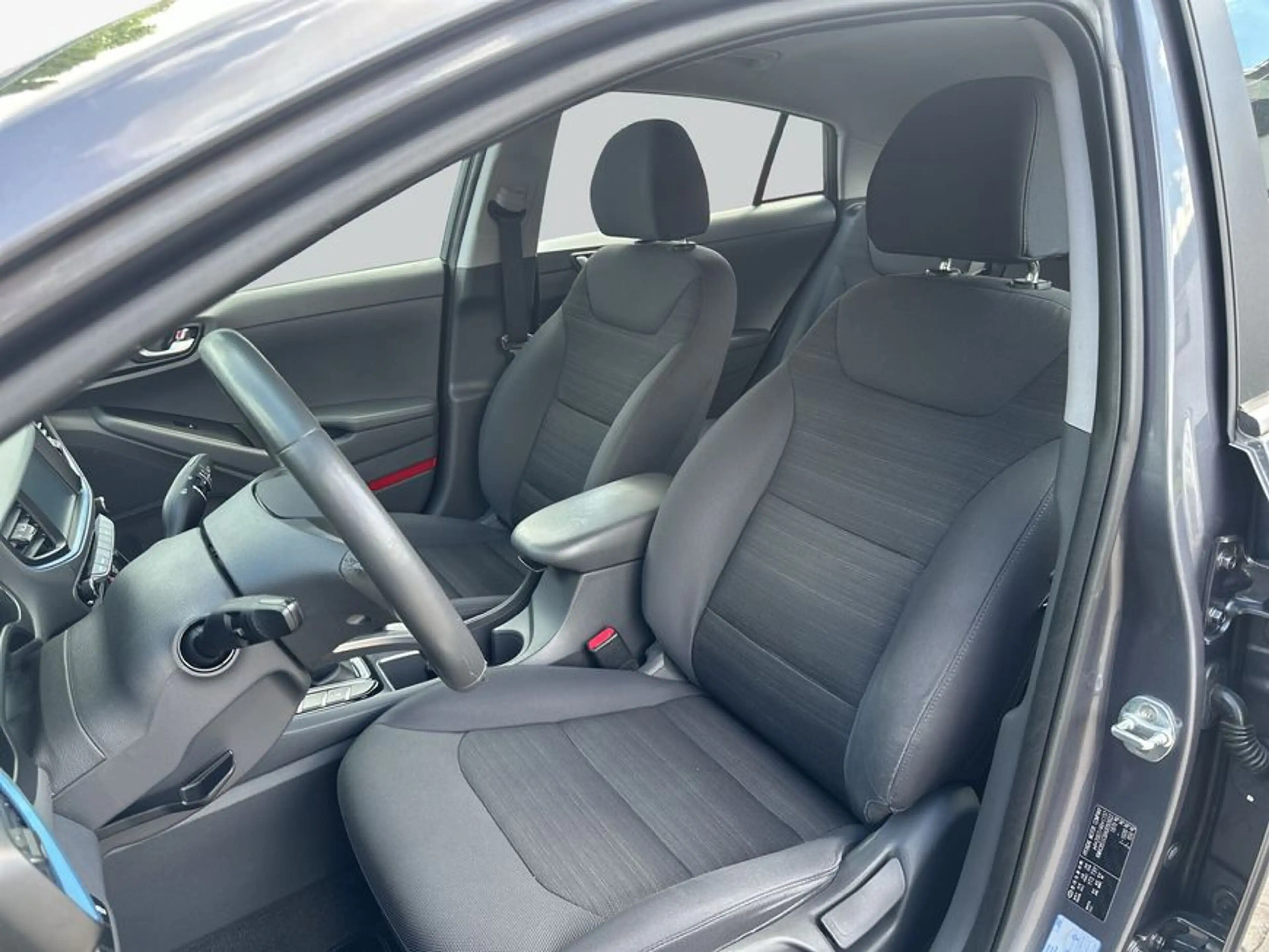 Hyundai IONIQ Hybrid 1.6 GDI Style — photo 10