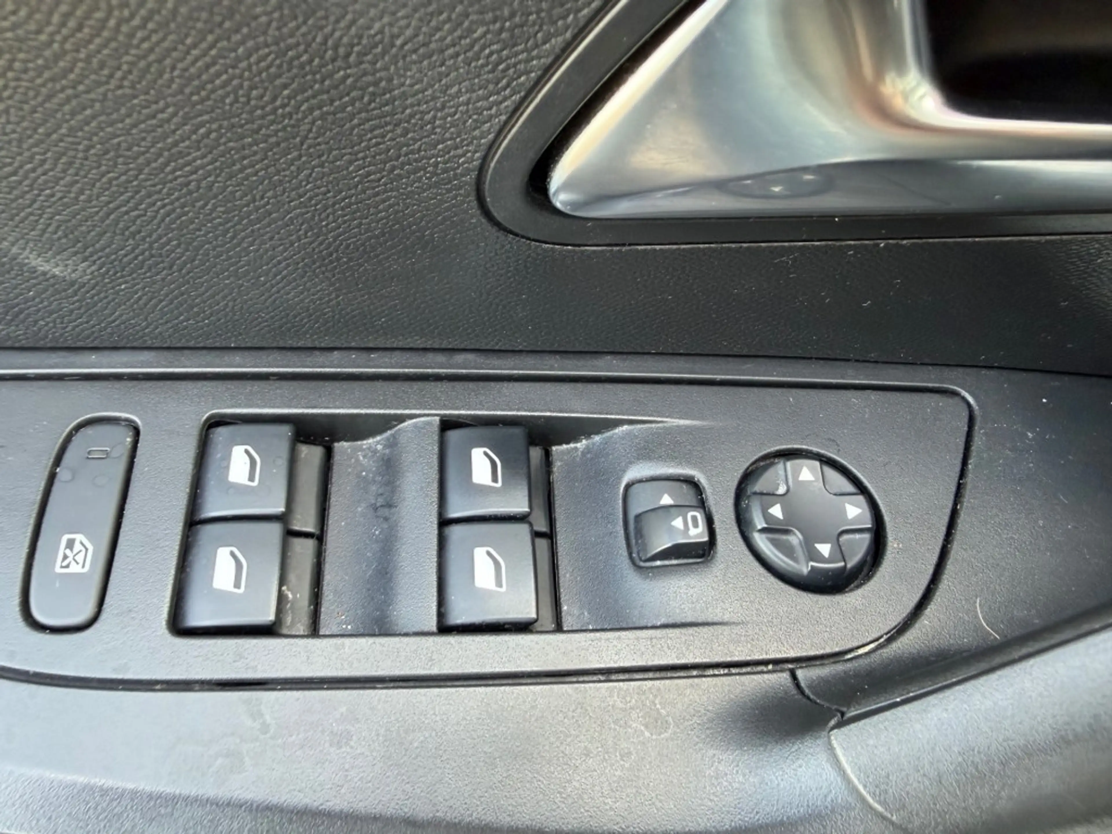 Peugeot 2008 1.2 PT B.L. ACTIVE NAVI AIRCO/ECC CRUISE CONTROL P — photo 19
