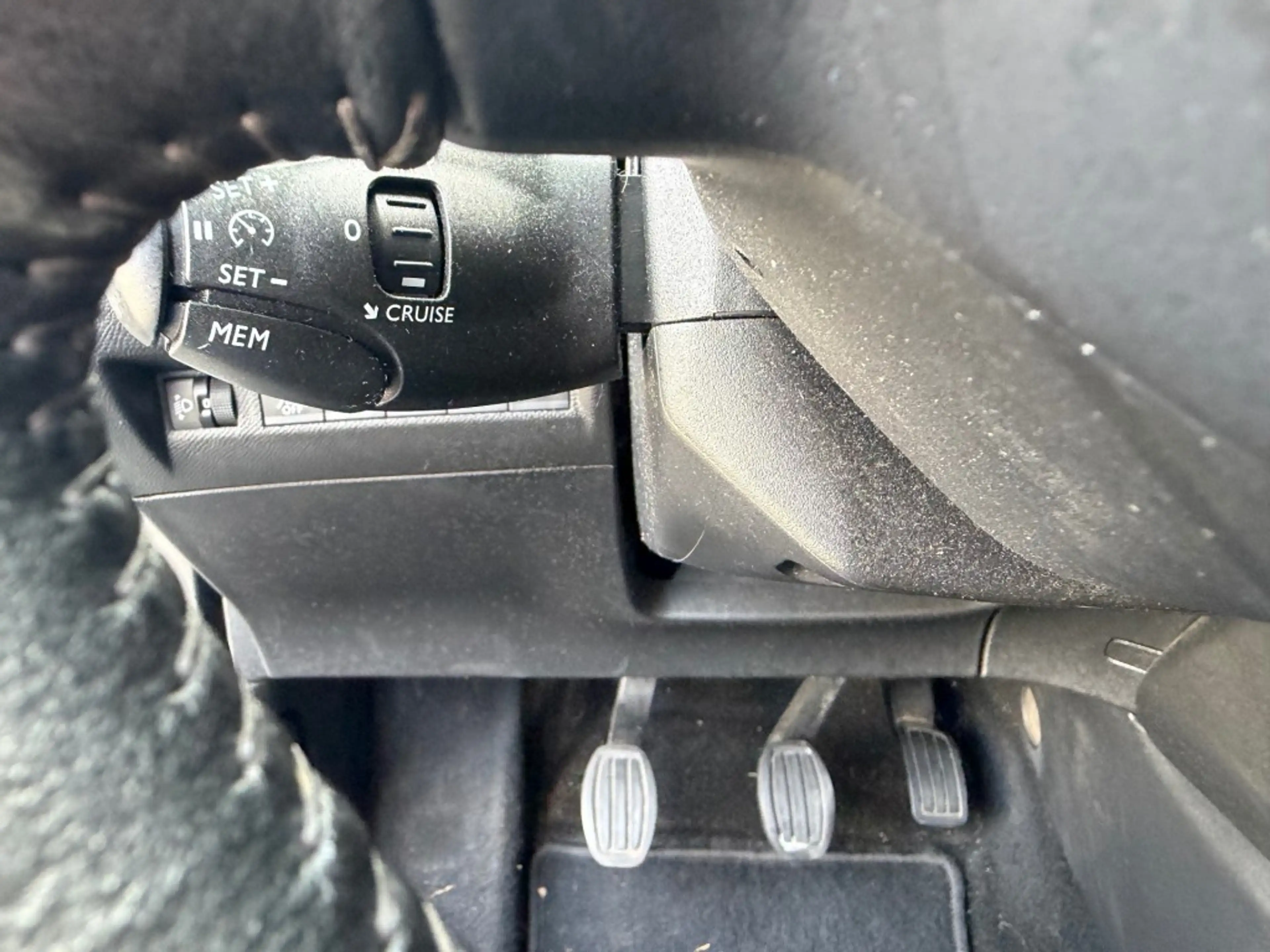 Peugeot 2008 1.2 PT B.L. ACTIVE NAVI AIRCO/ECC CRUISE CONTROL P — photo 28