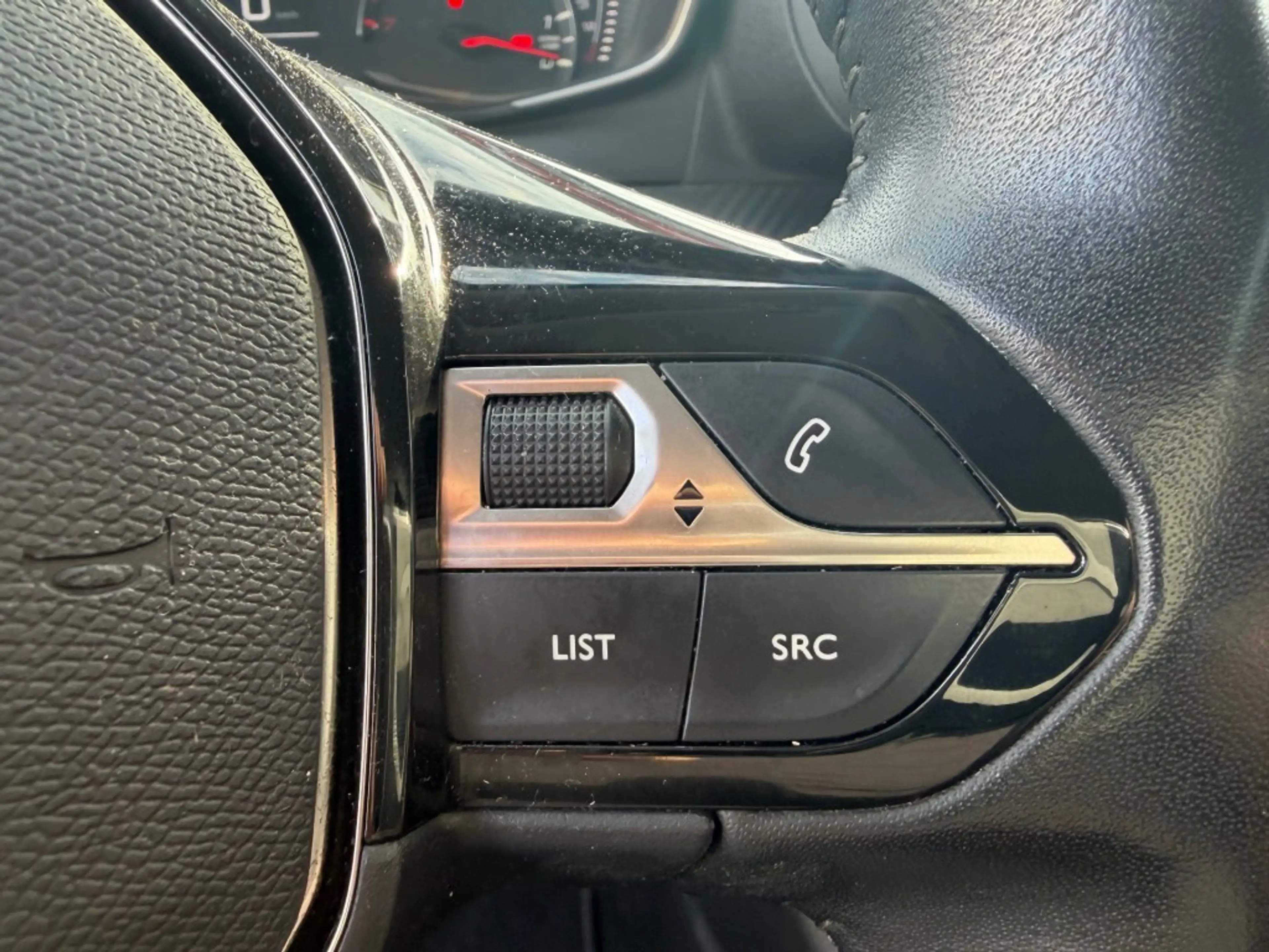 Peugeot 2008 1.2 PT B.L. ACTIVE NAVI AIRCO/ECC CRUISE CONTROL P — photo 17
