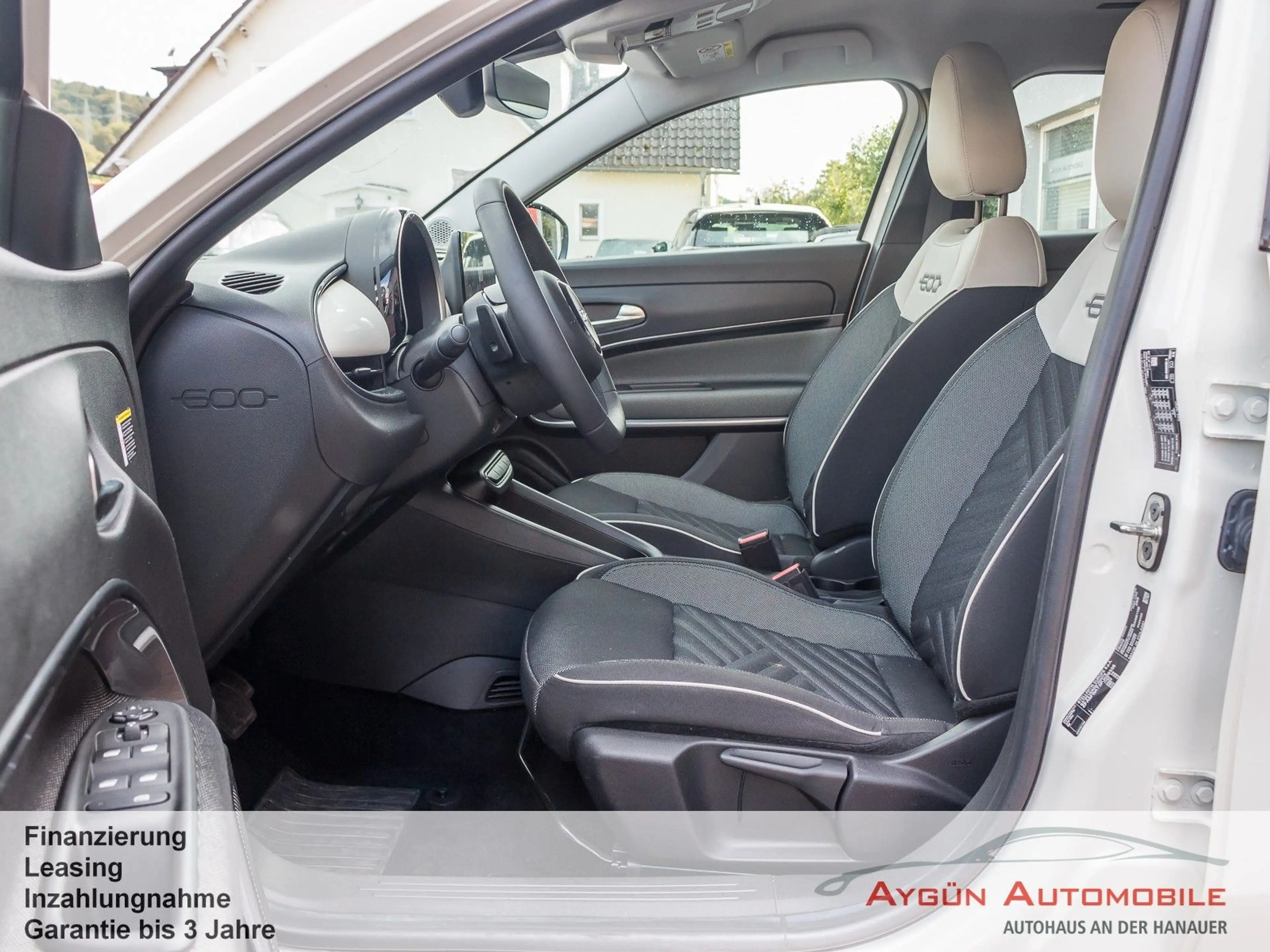 Fiat 600 1.2 Autom. Hybrid T3 La Prima Style Paket — photo 10