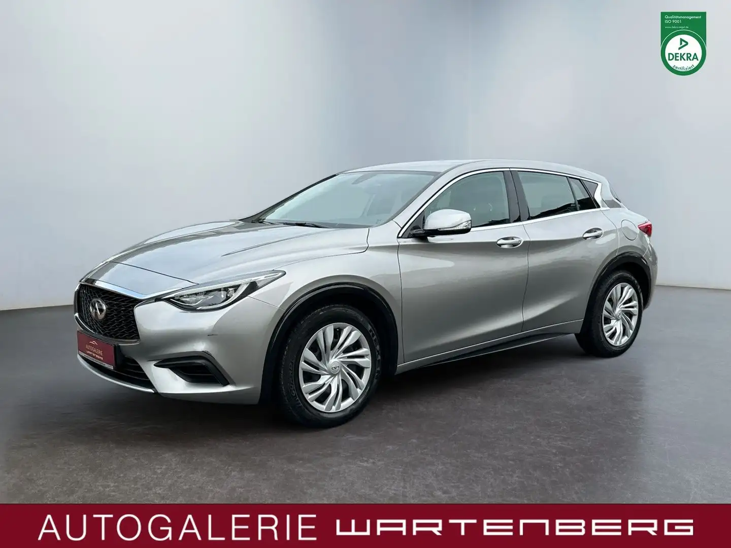 Infiniti Q30 1.5d Lim.//BI-XENON//KLIMA//CAM//BT// Сірий - 1