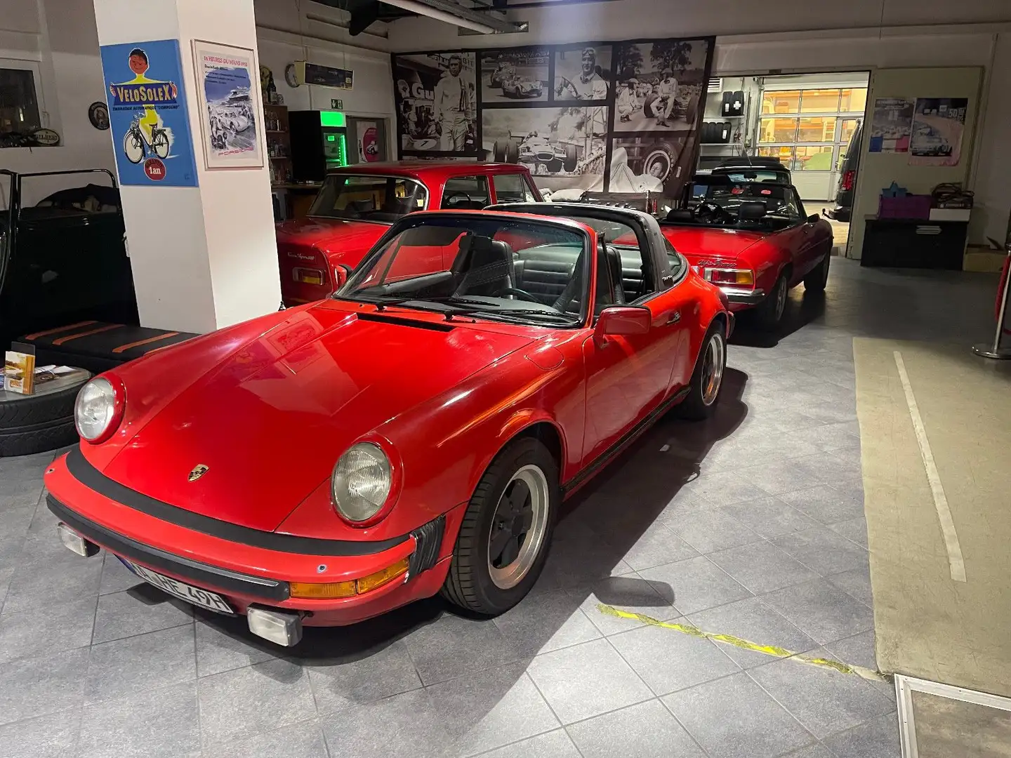 Porsche 911 Targa 3.0SC Rouge - 2