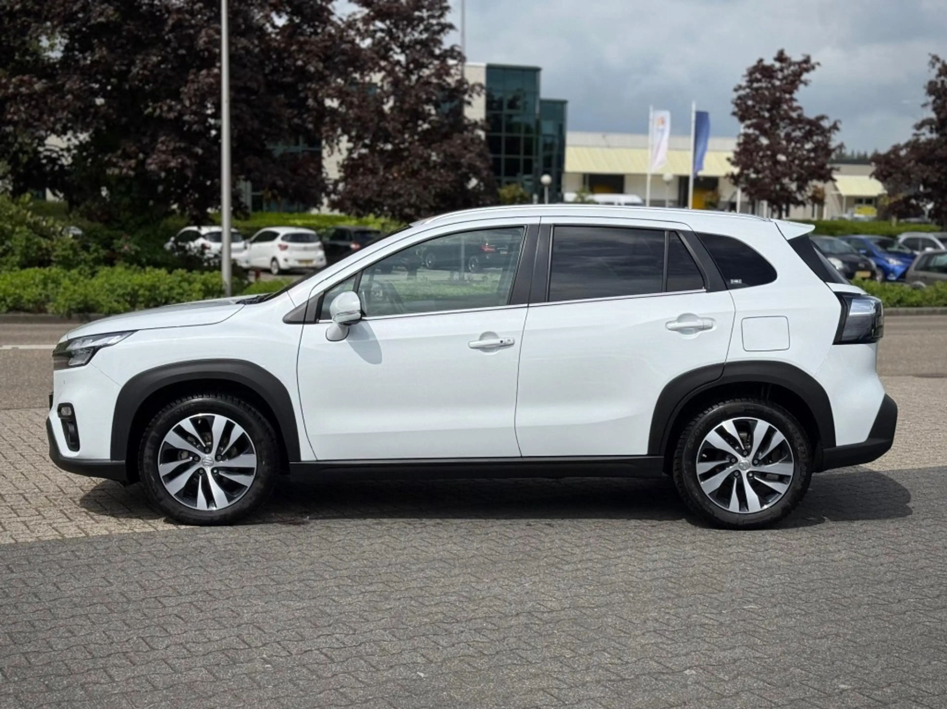 Suzuki SX4 S-Cross 1.5 HYBRID STYLE A/T PANO CARPLAY 360 CAMERA ADD. — photo 2