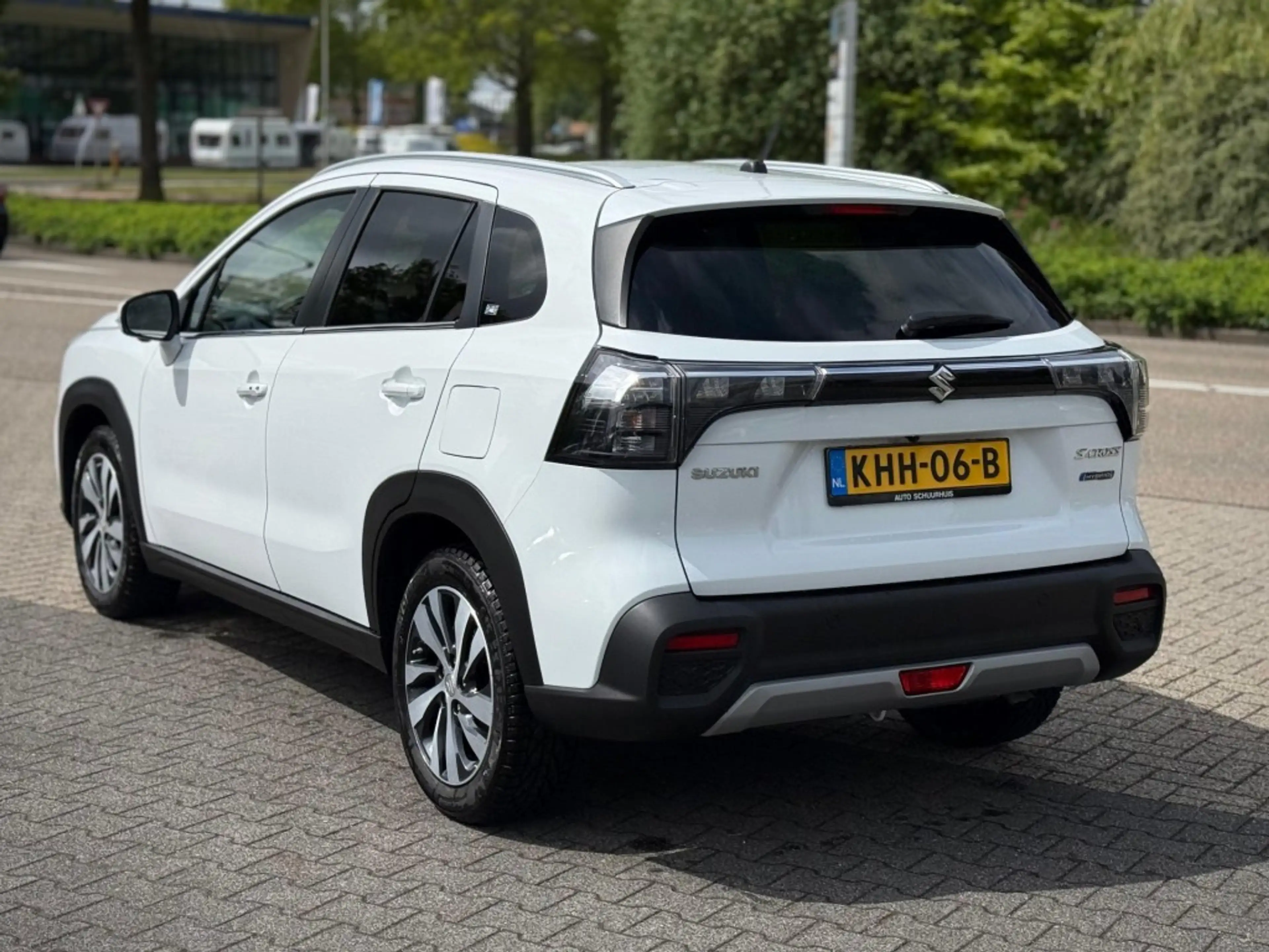 Suzuki SX4 S-Cross 1.5 HYBRID STYLE A/T PANO CARPLAY 360 CAMERA ADD. — photo 3