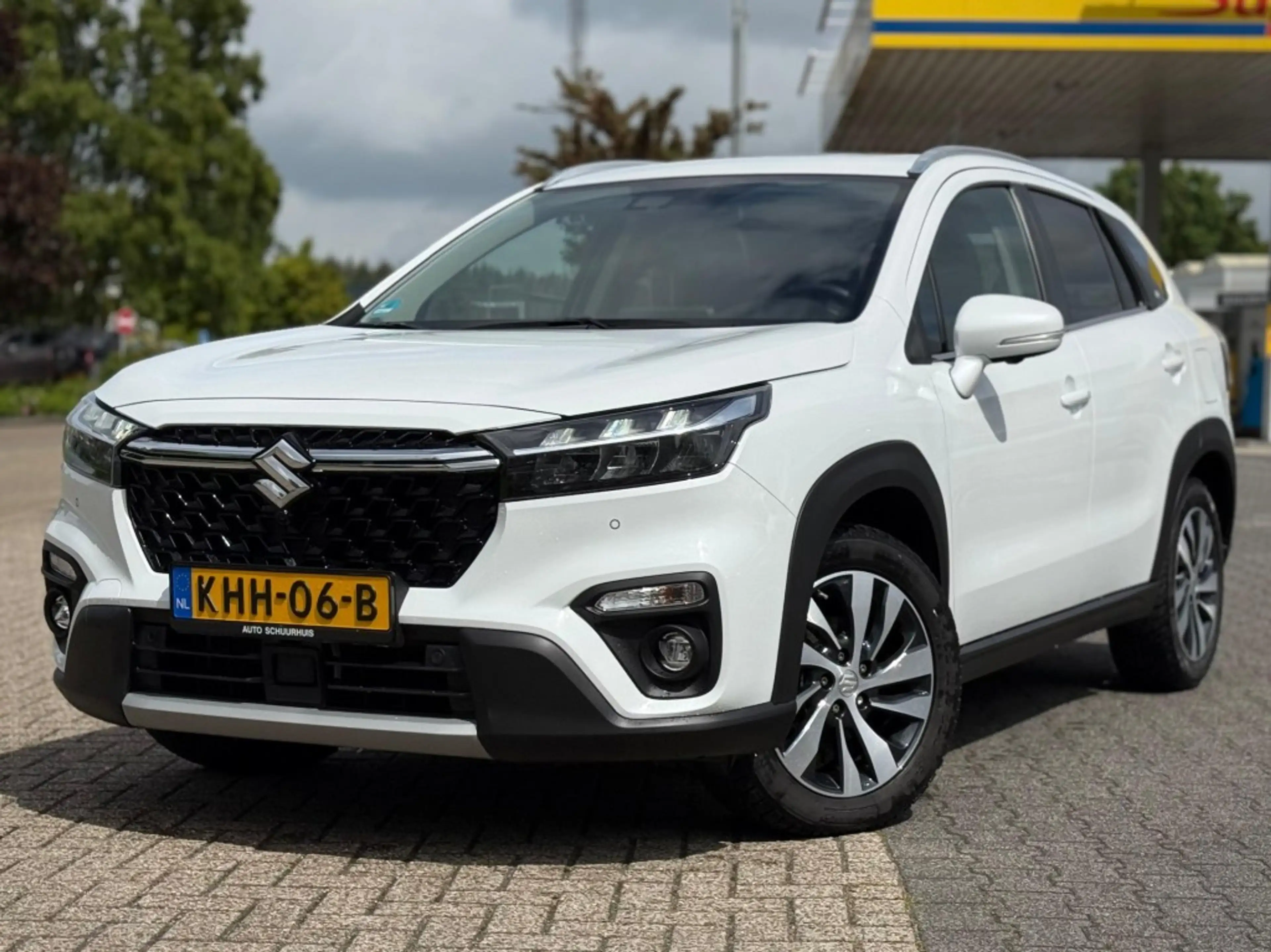 Suzuki SX4 S-Cross 1.5 HYBRID STYLE A/T PANO CARPLAY 360 CAMERA ADD.