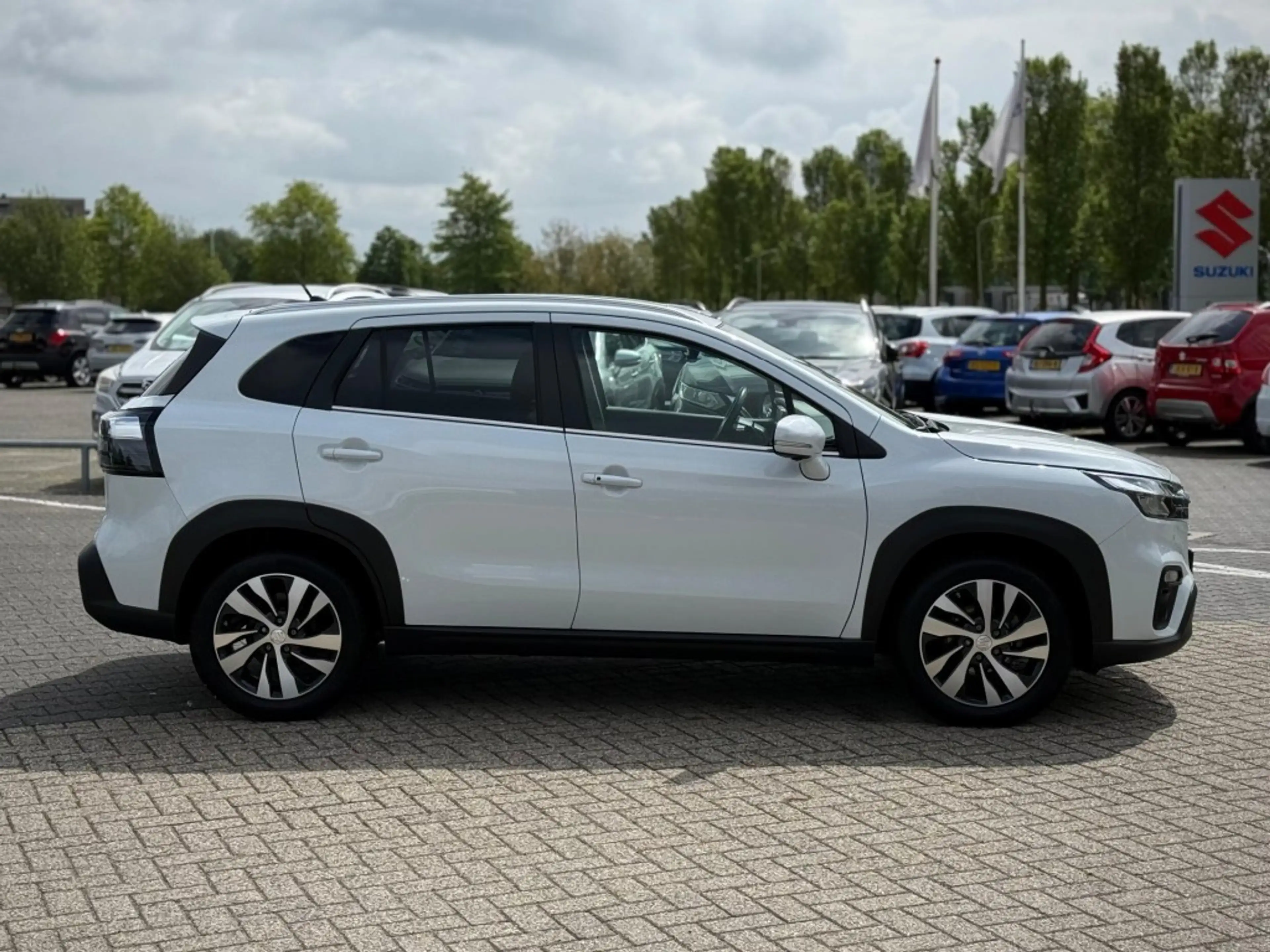 Suzuki SX4 S-Cross 1.5 HYBRID STYLE A/T PANO CARPLAY 360 CAMERA ADD. — photo 6