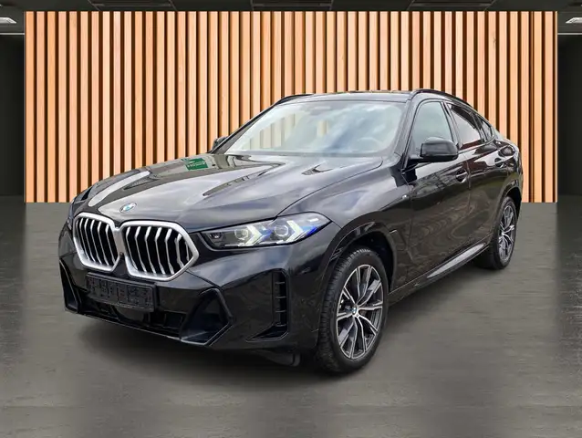 BMW X6 view 2