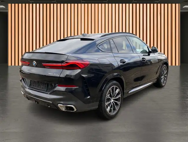 BMW X6 view 16